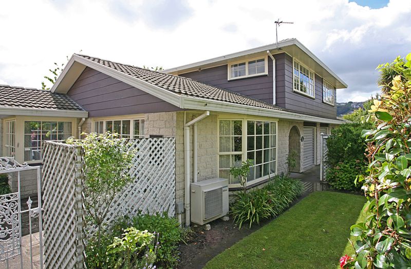 Spacious townhouse, superb location - Cashmere