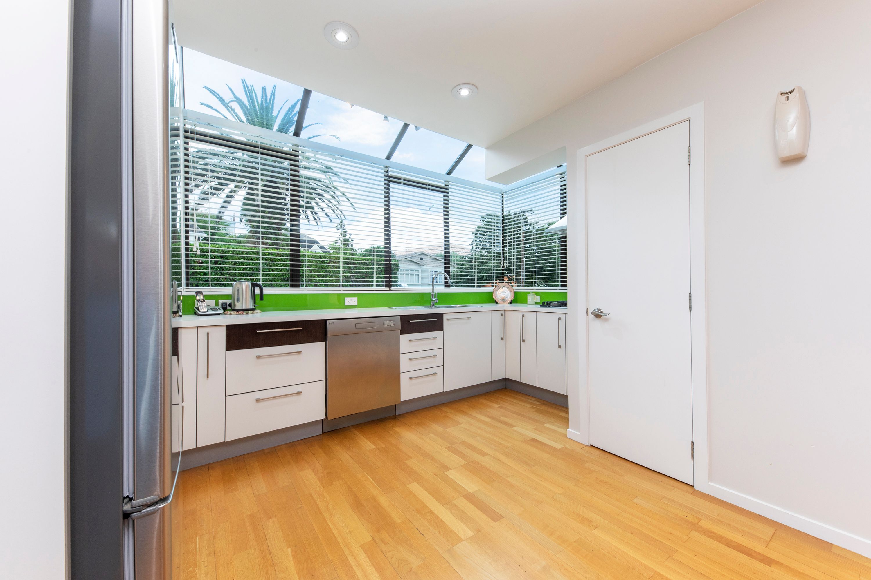 2/1A Queensway, Three Kings, Auckland City