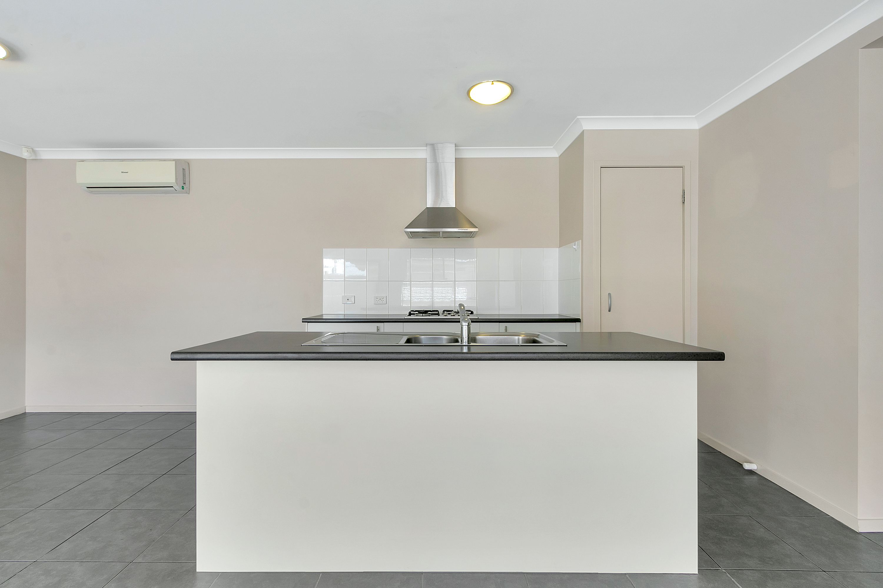 4 Roberts Street, Munno Para, SA 5115