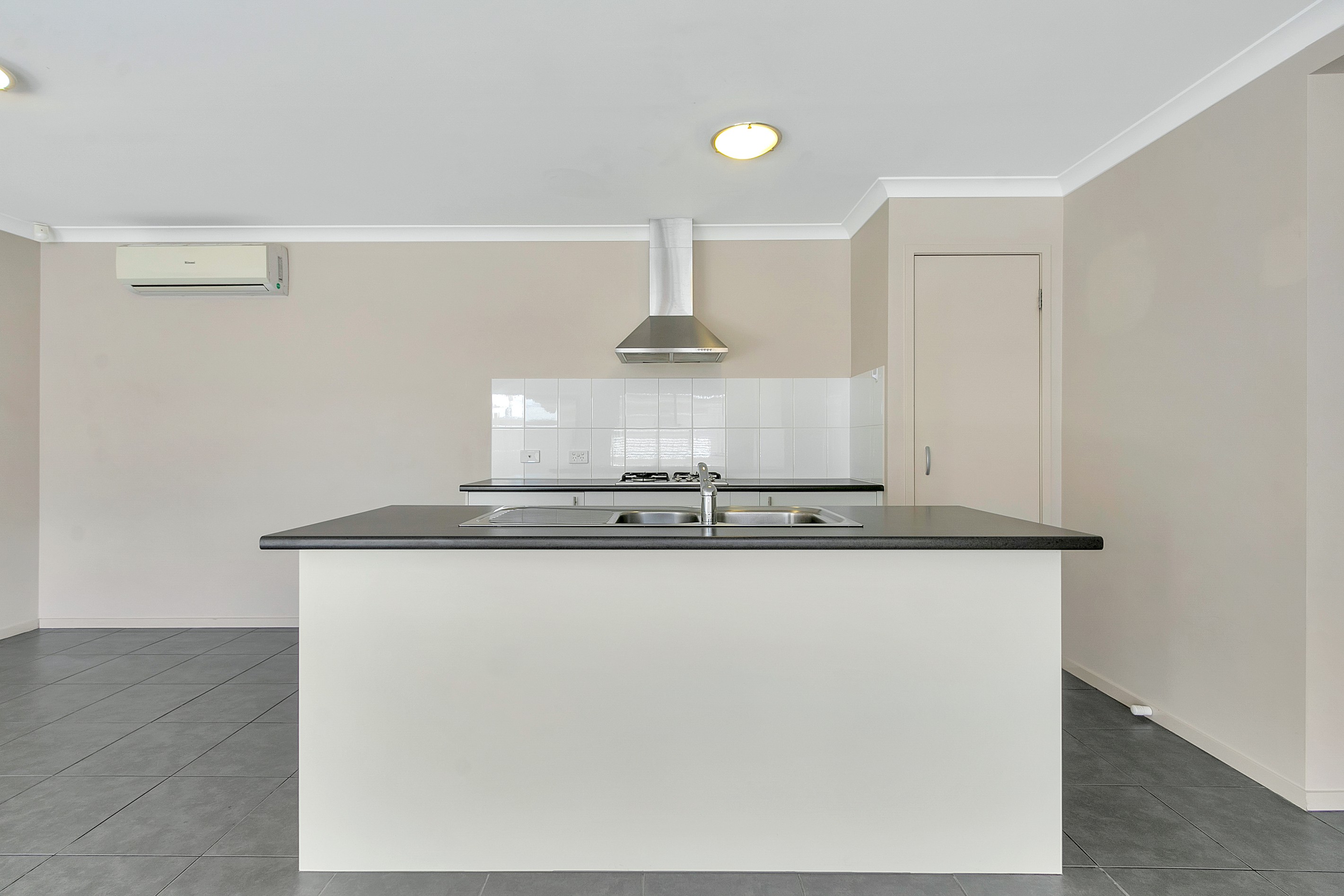 4 Roberts Street, Munno Para, SA 5115