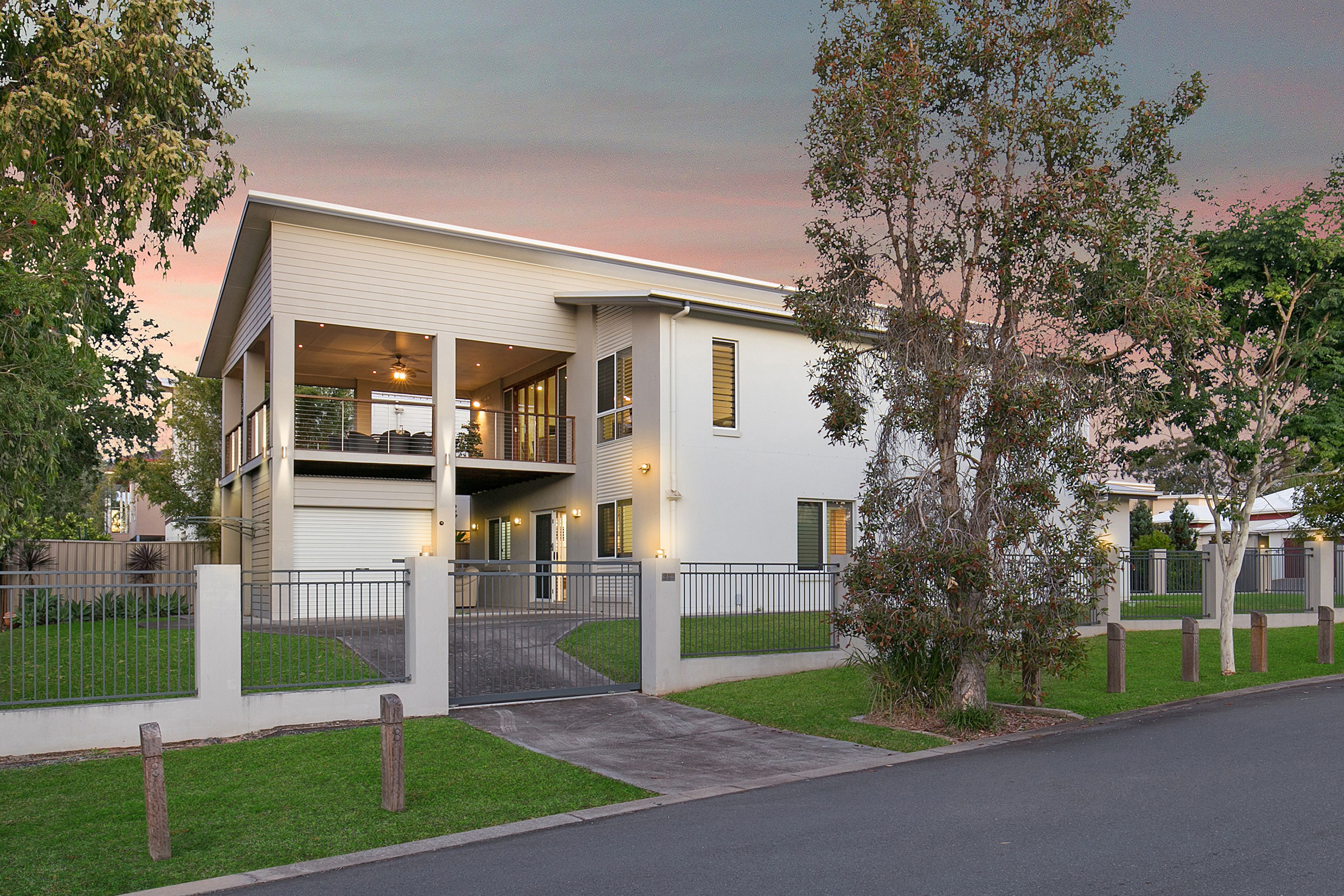 2 Burns Close, Eight Mile Plains, QLD 4113