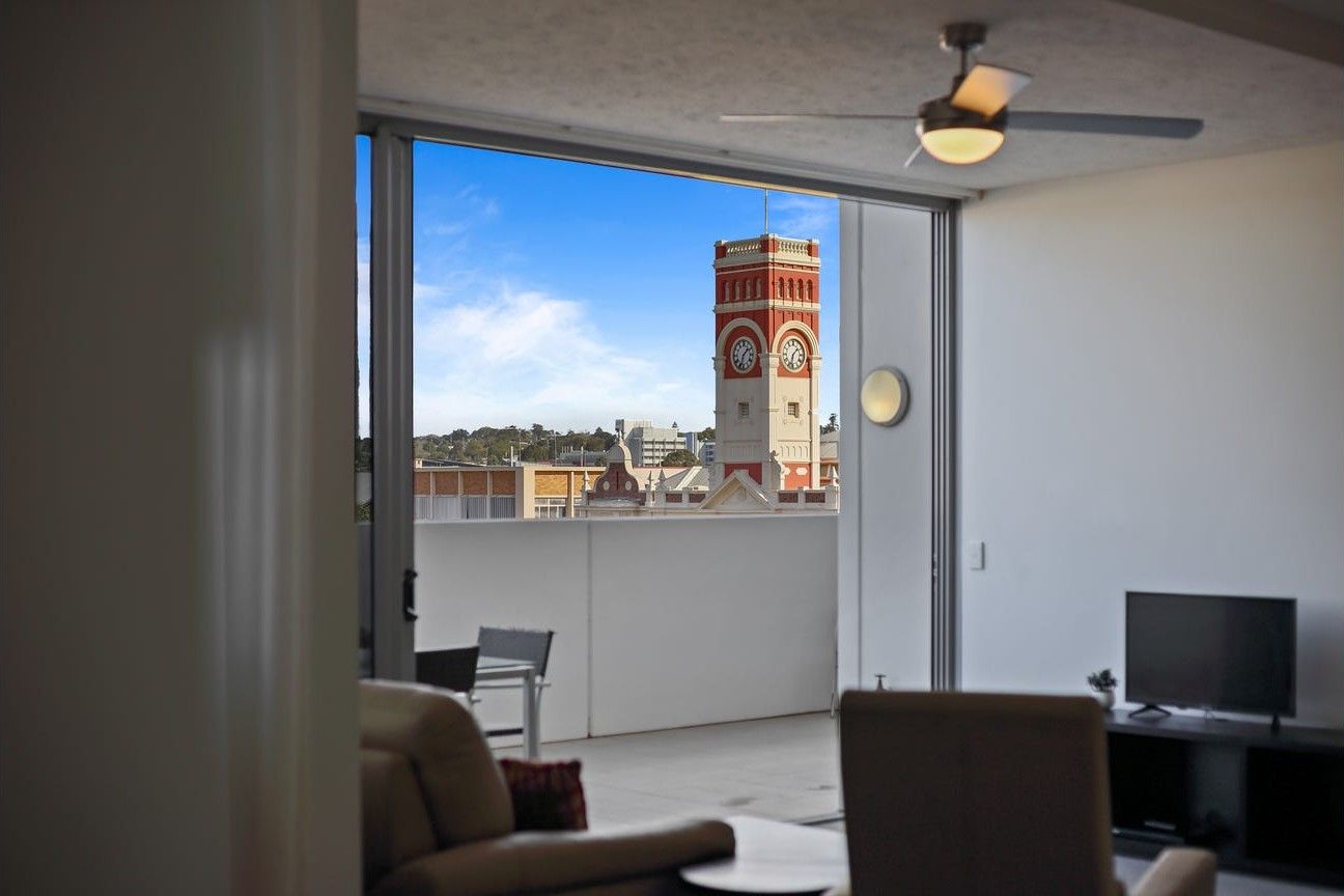 309/532-544 Ruthven Street — photo 4 of 17