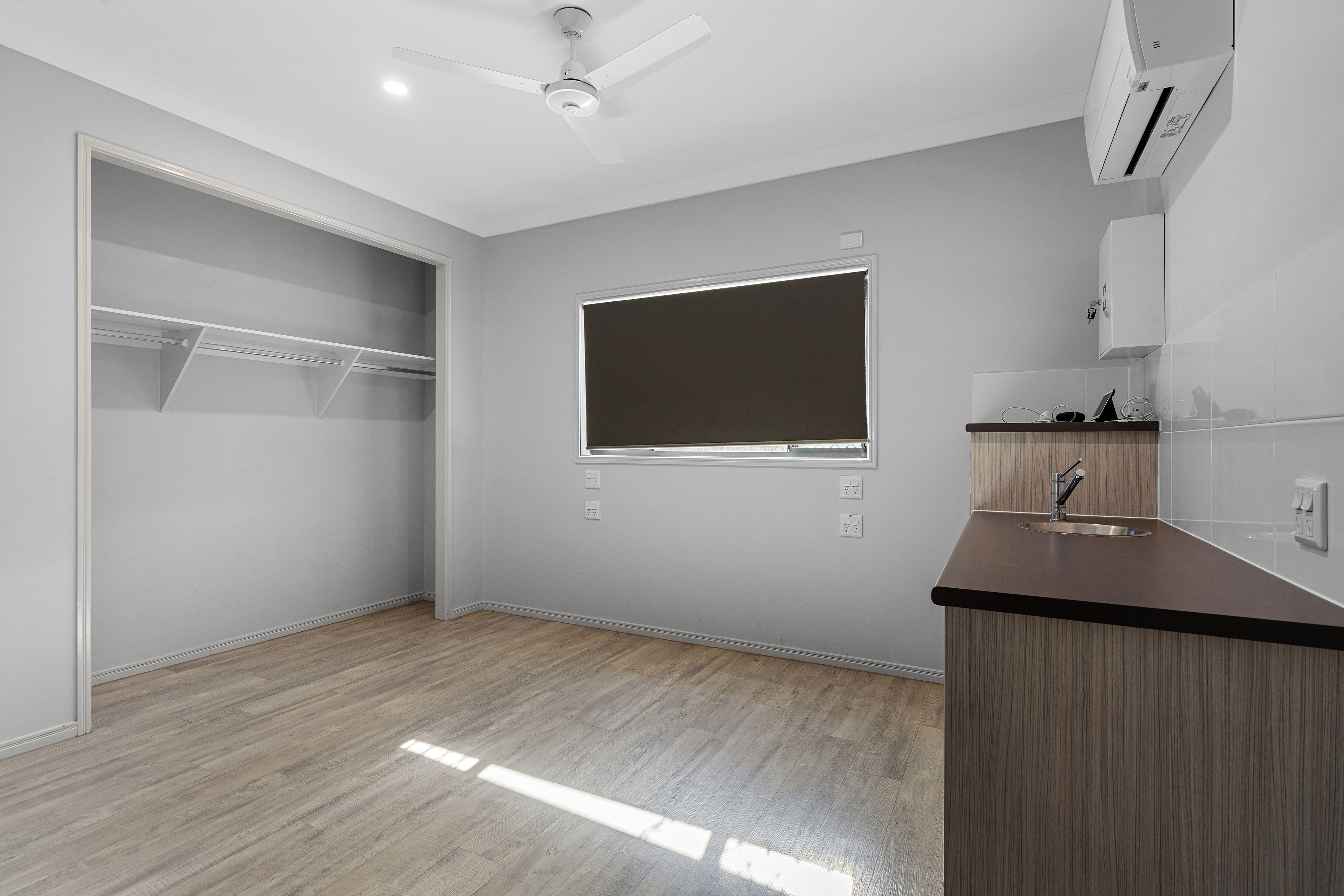 28B Lusitania Street — photo 15 of 17