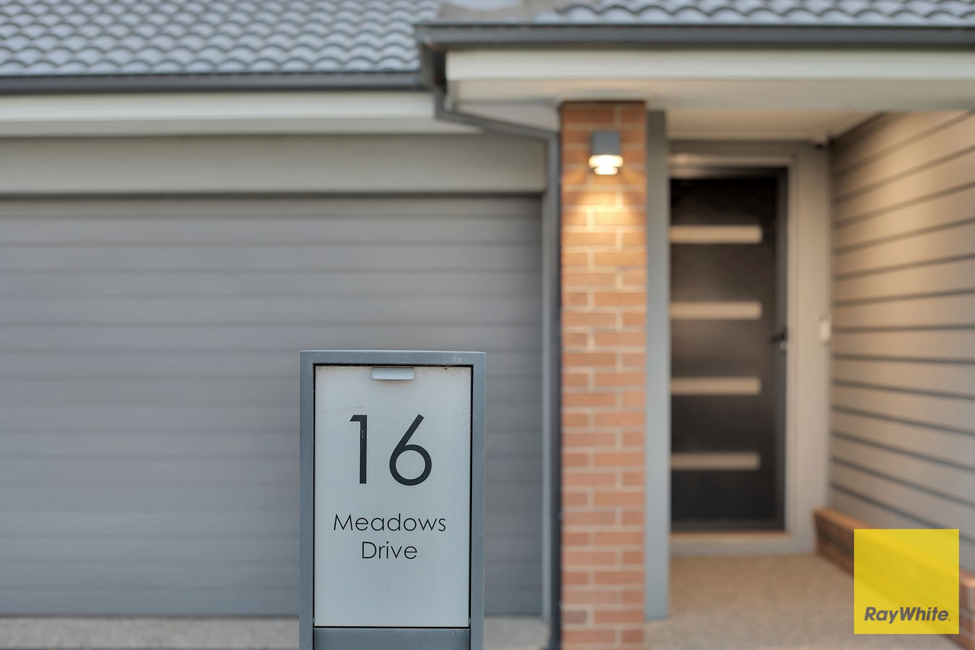 16 Meadows Drive, DEANSIDE, VIC 3336