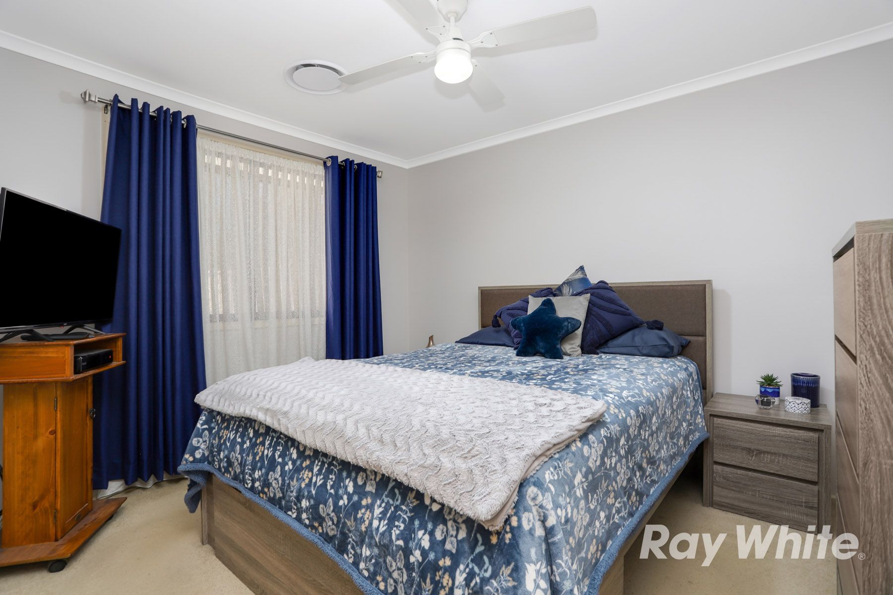 2 Kulleroo Crescent — photo 5 of 9