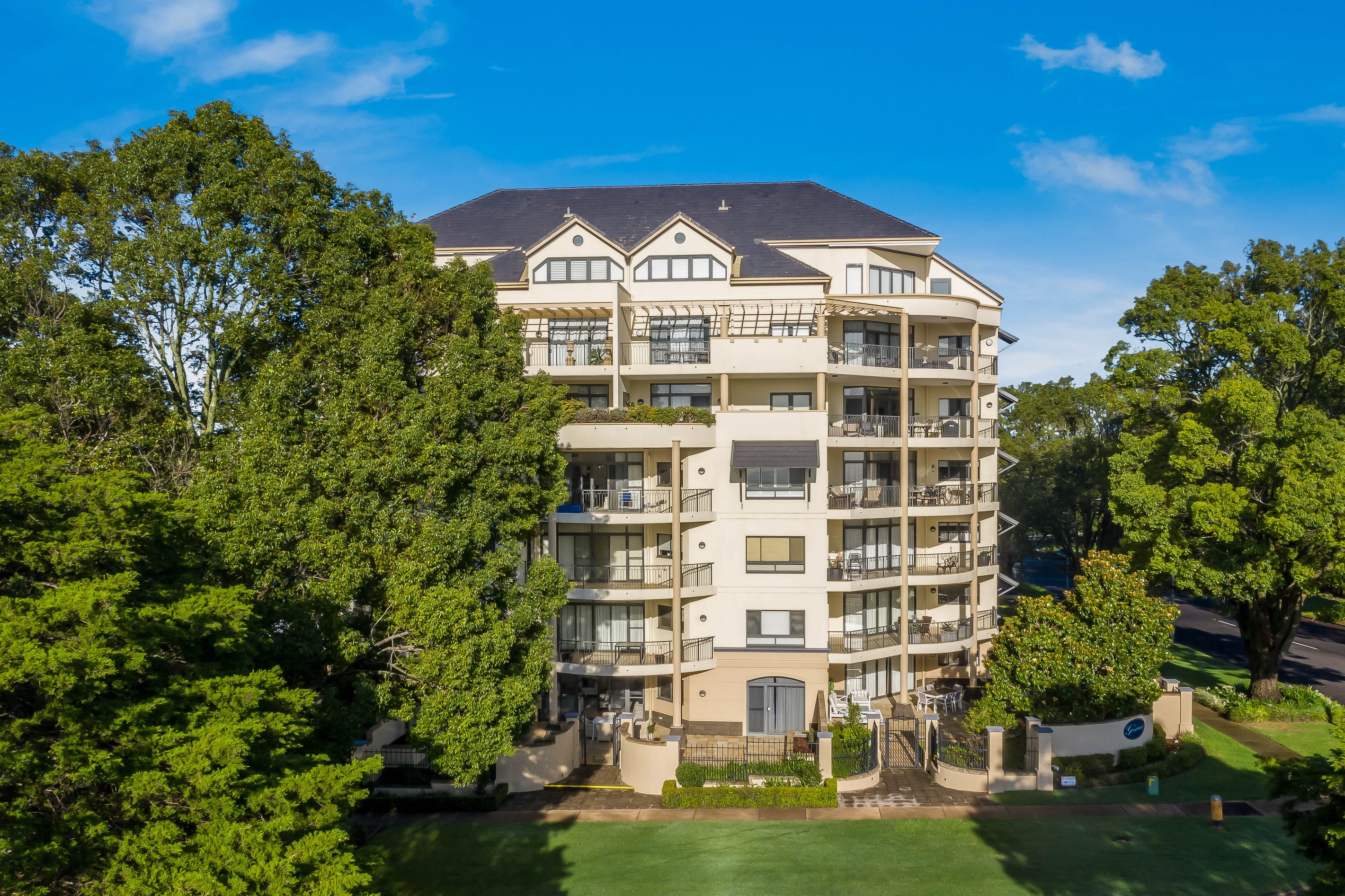 Apartment 103 The Grosvenor (Cnr Tourist Rd and Herries St), East Toowoomba, QLD 4350