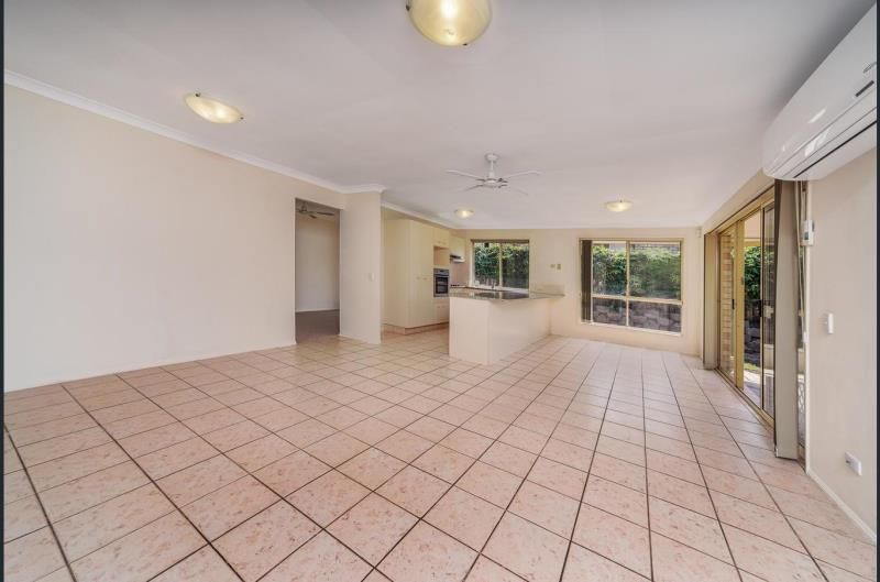 1 County Close, Parkwood, QLD 4214