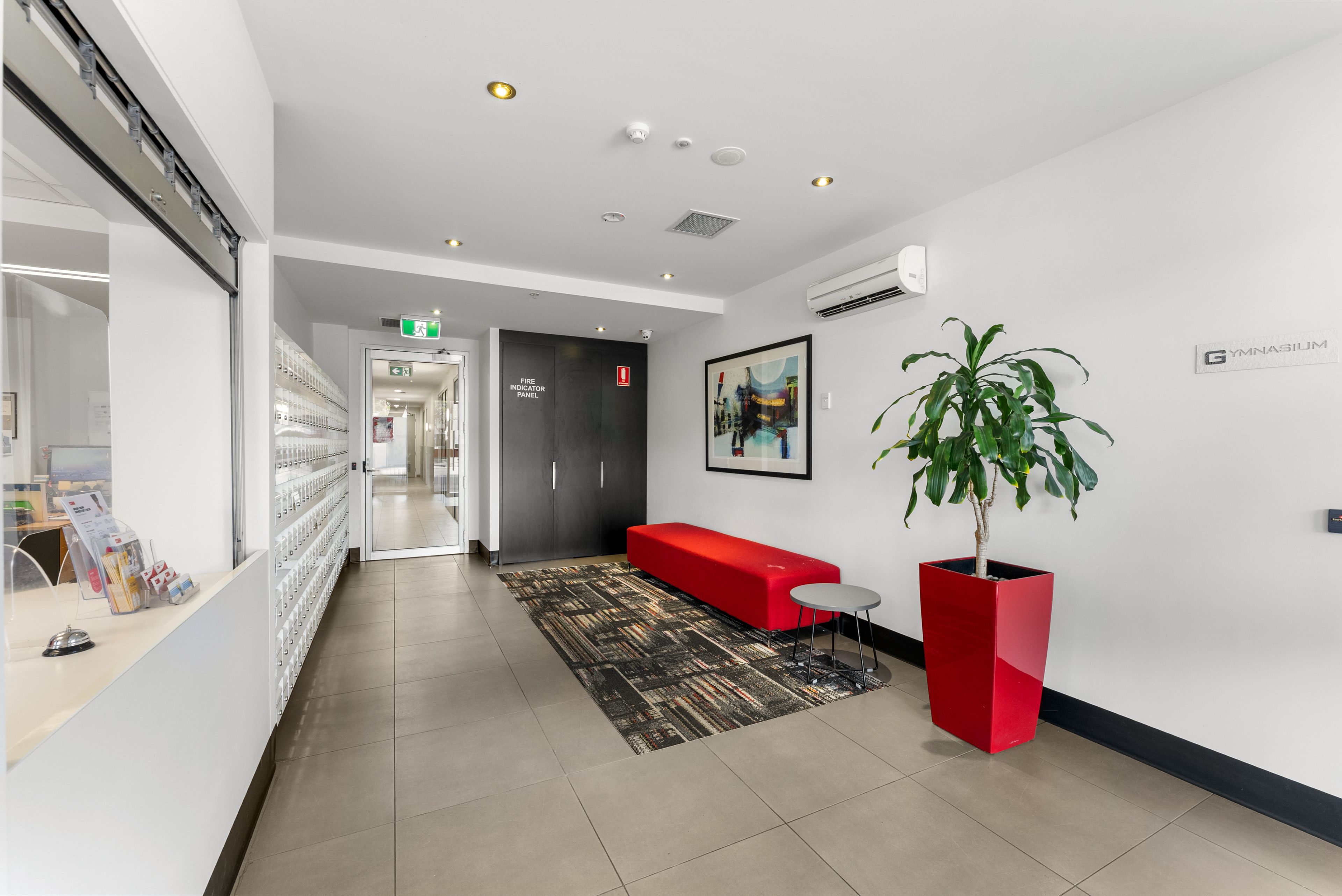 425/304 Waymouth Street — photo 3 of 24