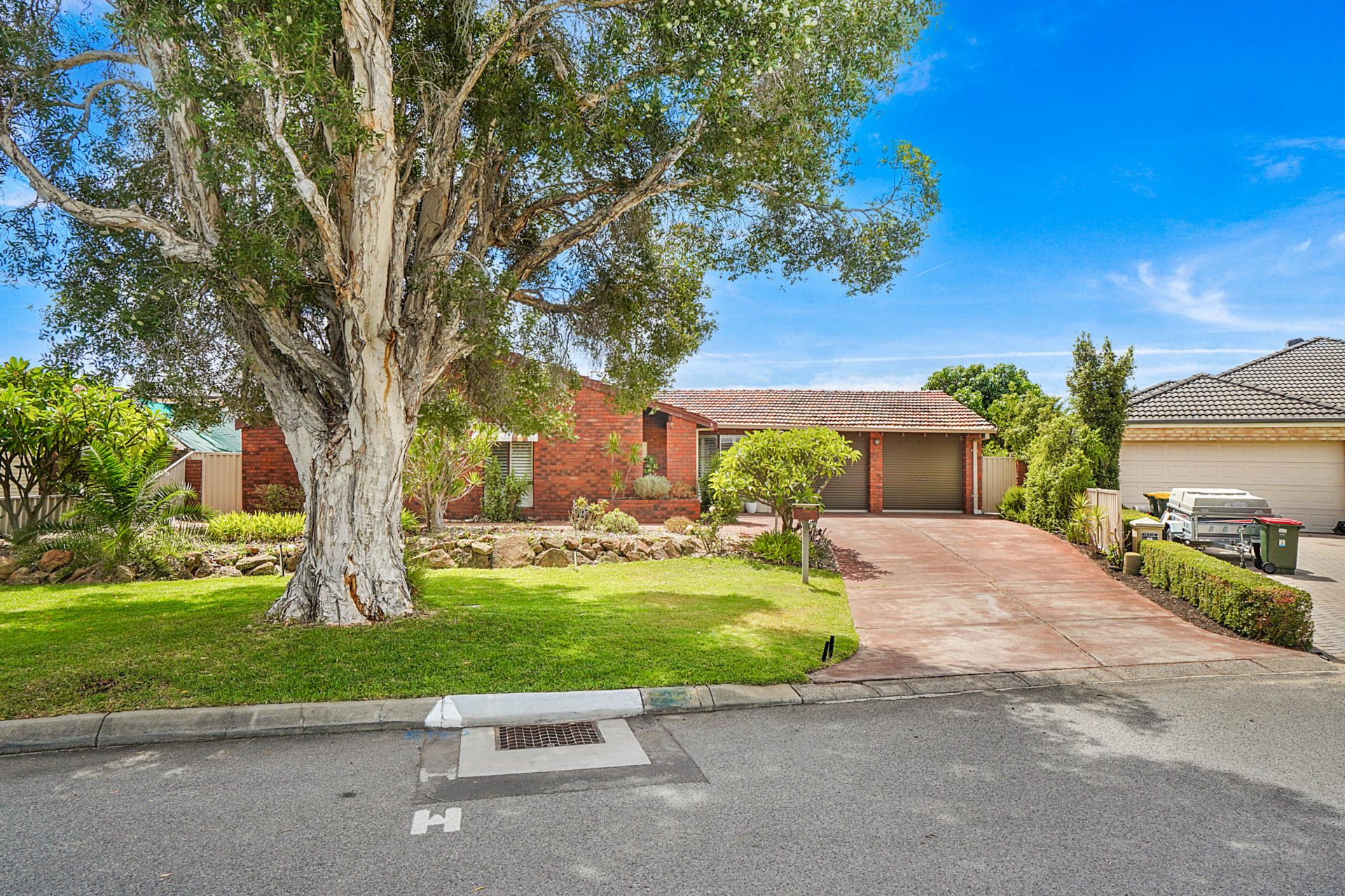 23 Weeroo Place, Stirling, WA 6021