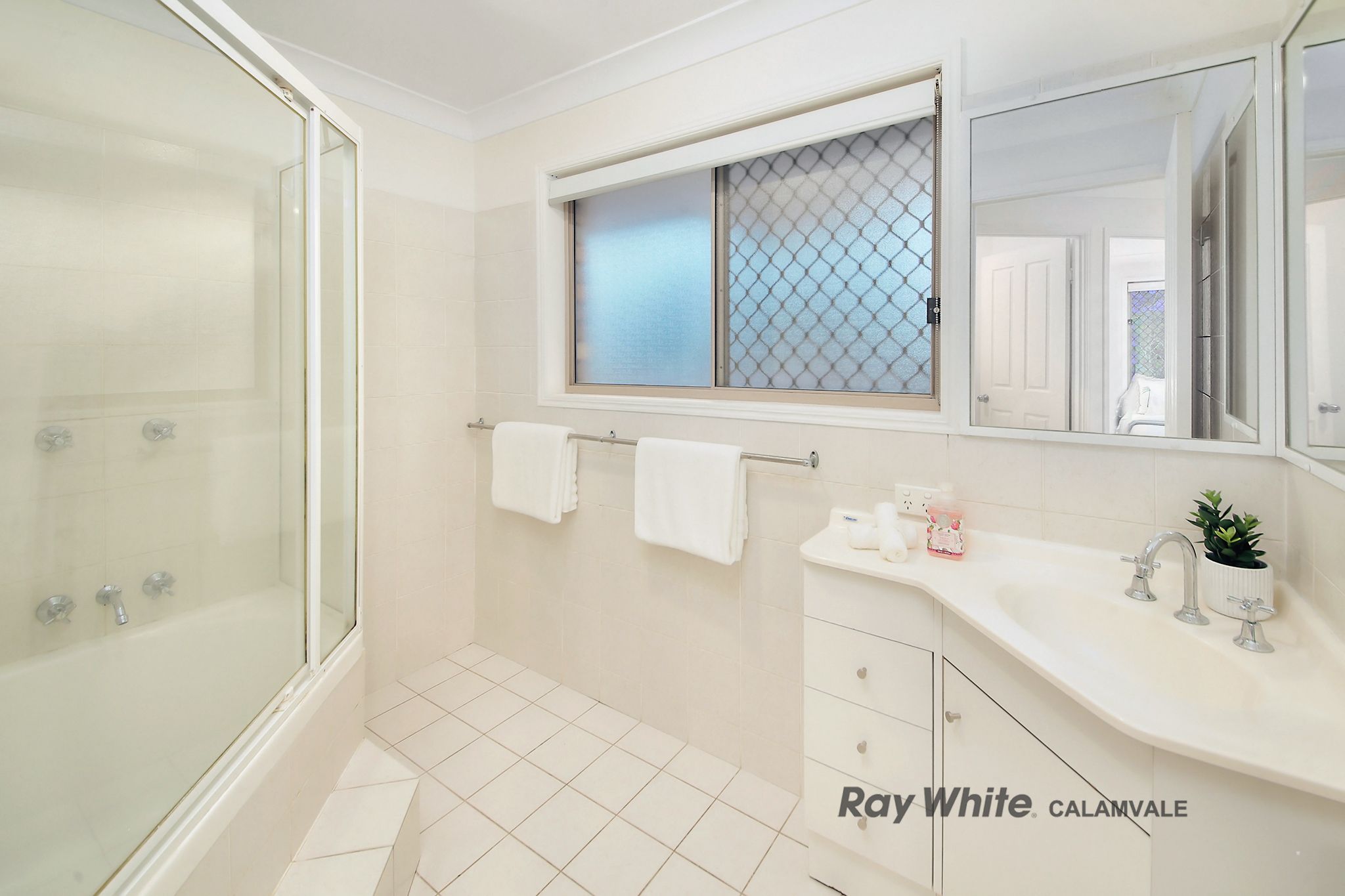 23 Solandra Crescent — photo 16 of 30