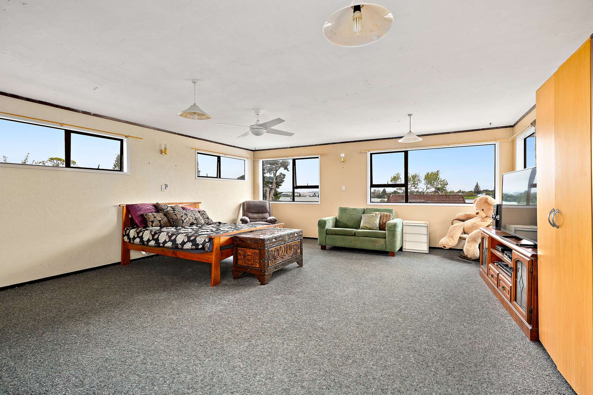 9 Riverina Avenue photo 3