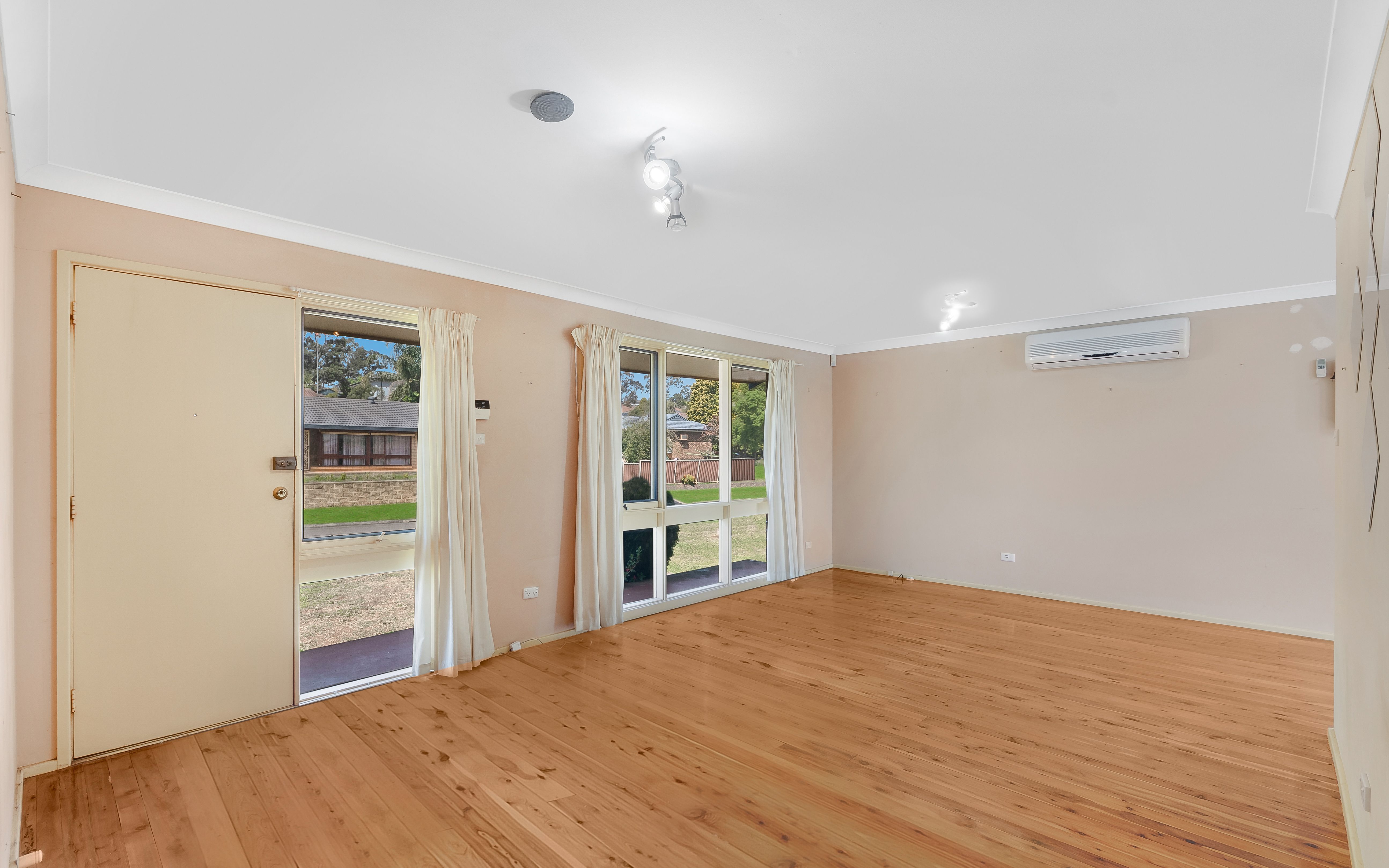 26 Fenton Crescent, Minto, NSW 2566