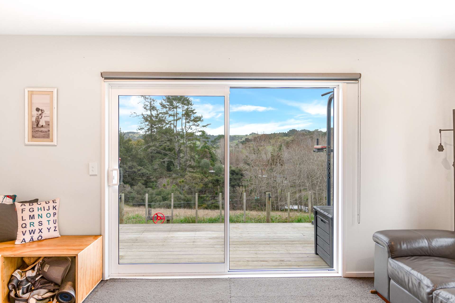 2/206b Tawa Road photo 4