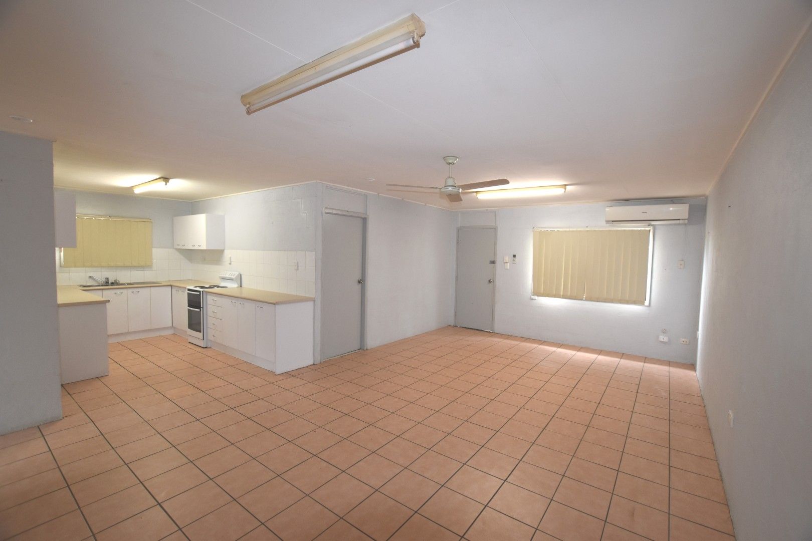 2/1 Smith Street, West Gladstone, QLD 4680