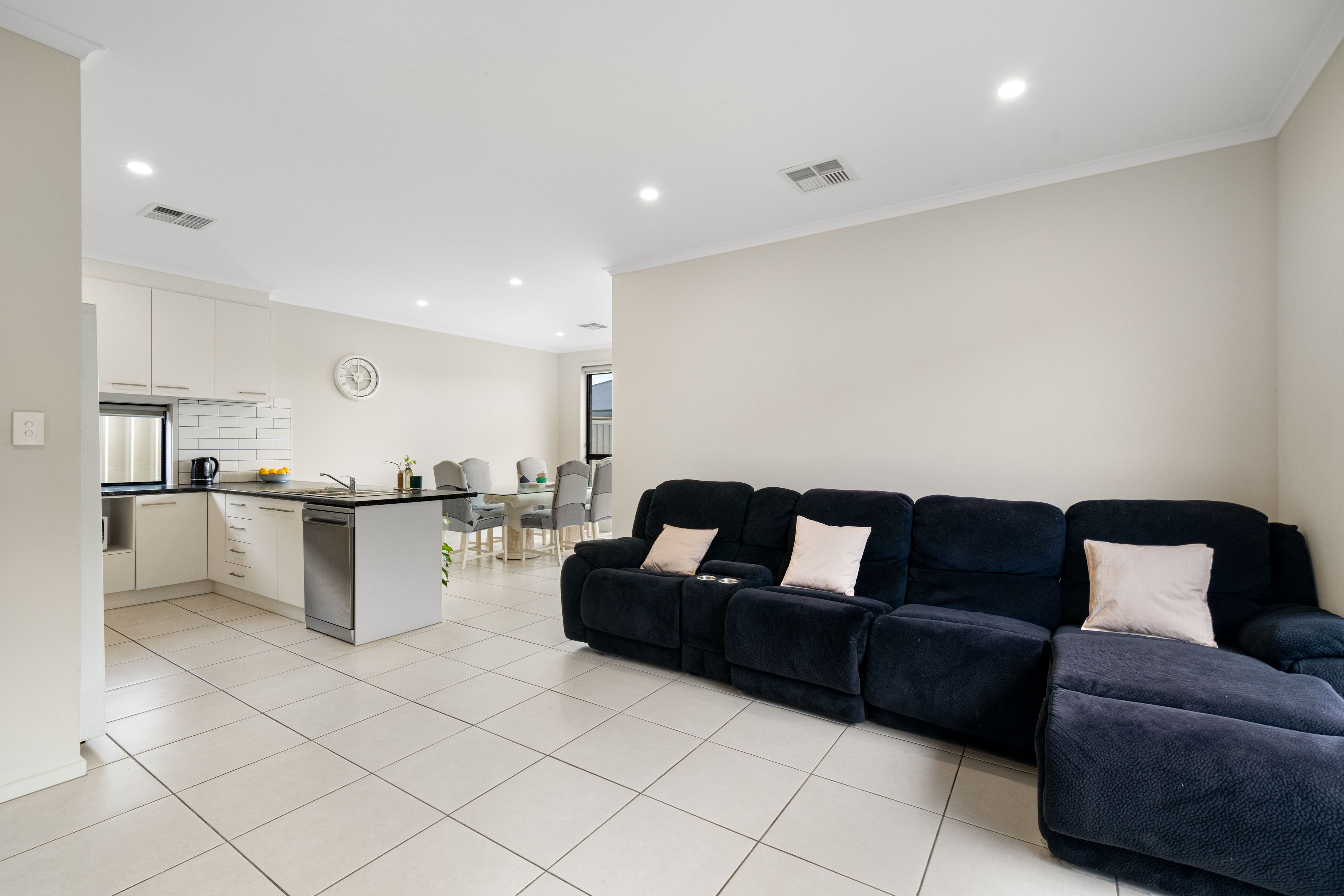20 Bonham Crescent — photo 11 of 20
