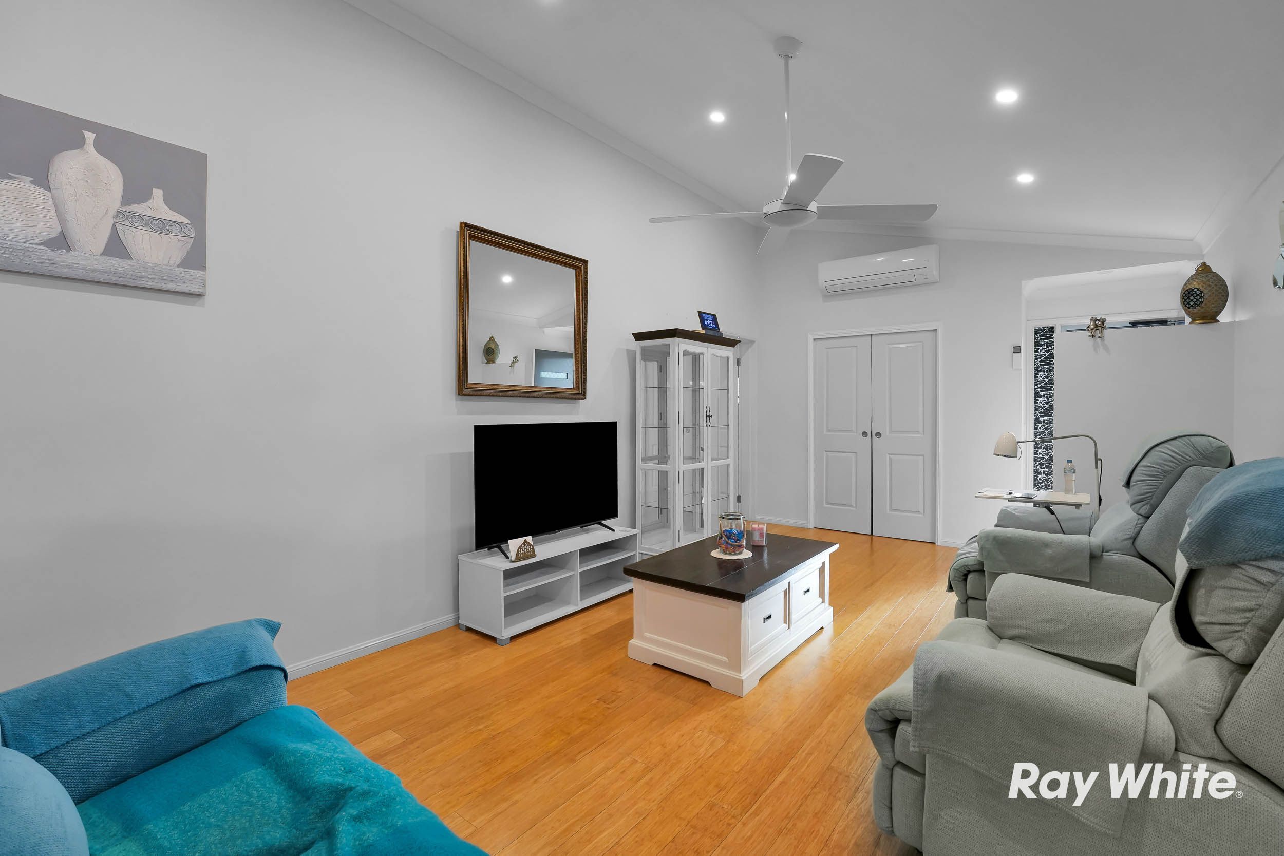 69/26 Andrew Road — photo 3 of 21