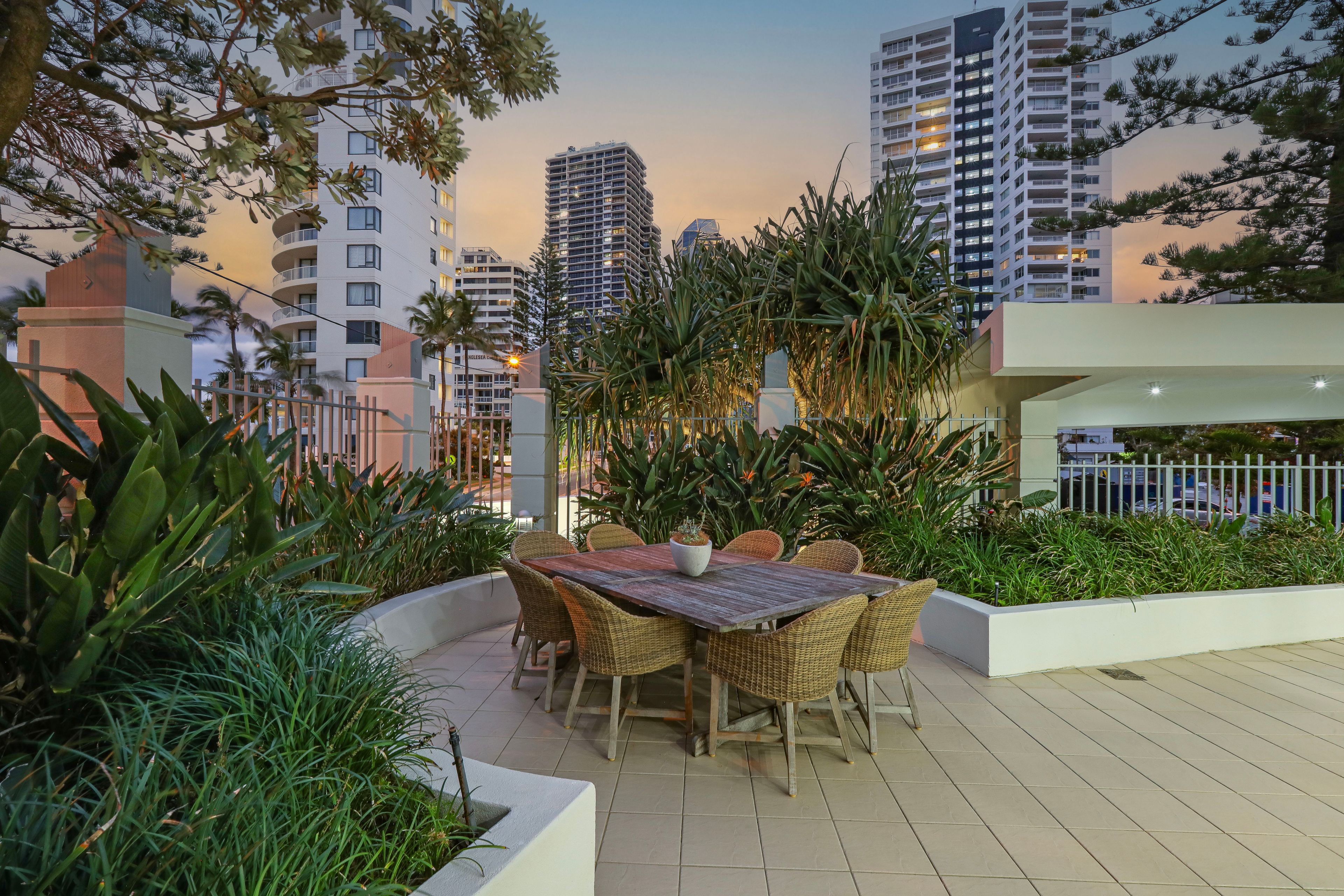 1/30 Garfield Terrace, Surfers Paradise, QLD 4217 Sold Apartment