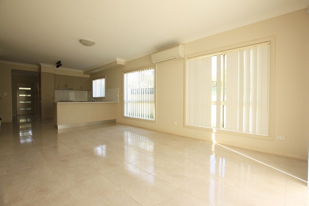 7/4 Feldspar Road, Eagle Vale, NSW 2558