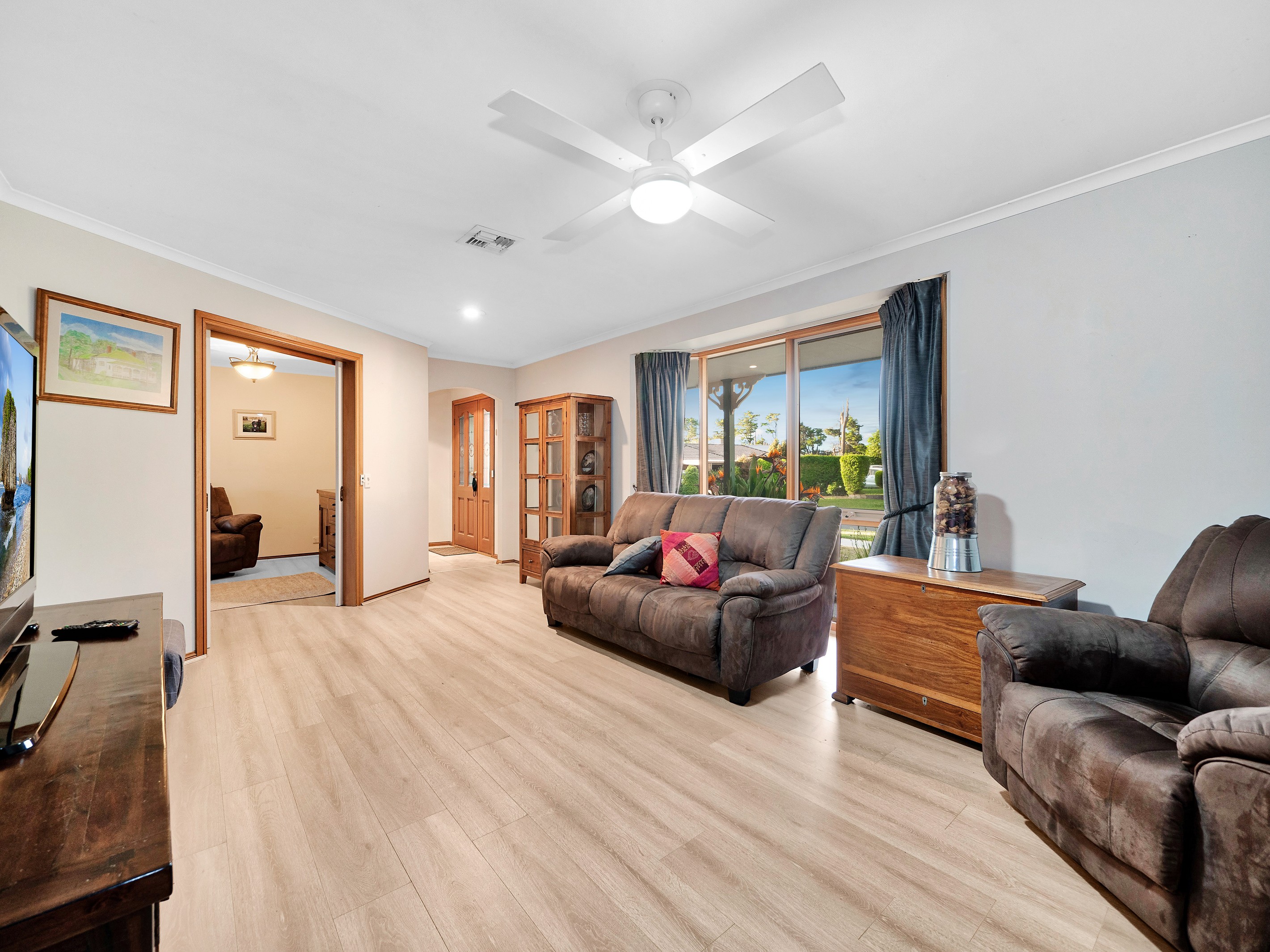 99 Lawless Drive, Cranbourne North, VIC 3977