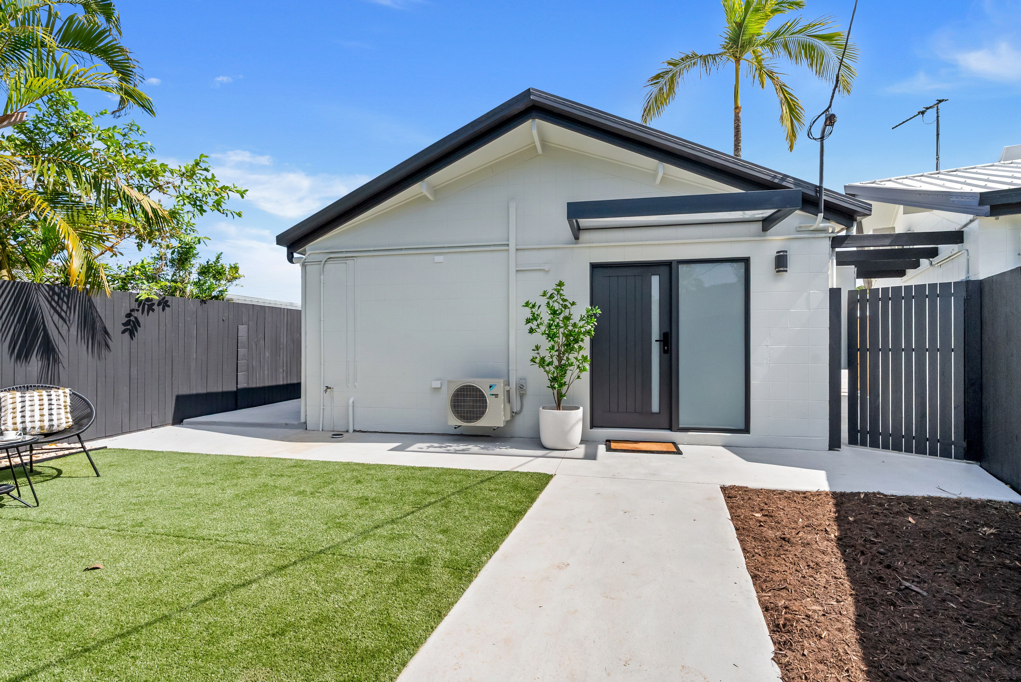2/43 Jensen Street, Manoora, QLD 4870