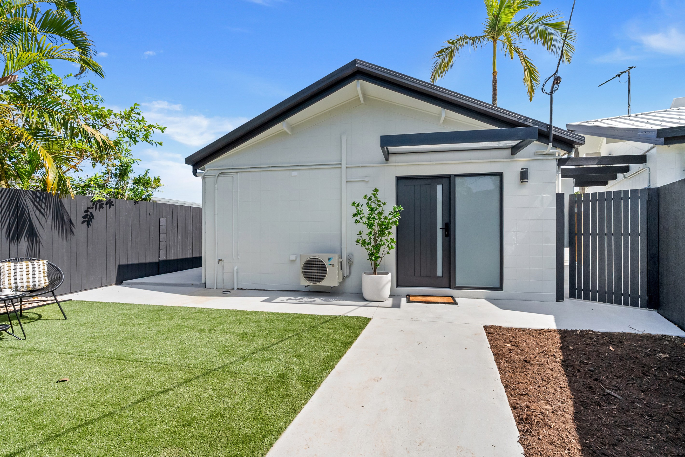 2/43 Jensen Street, Manoora, QLD 4870