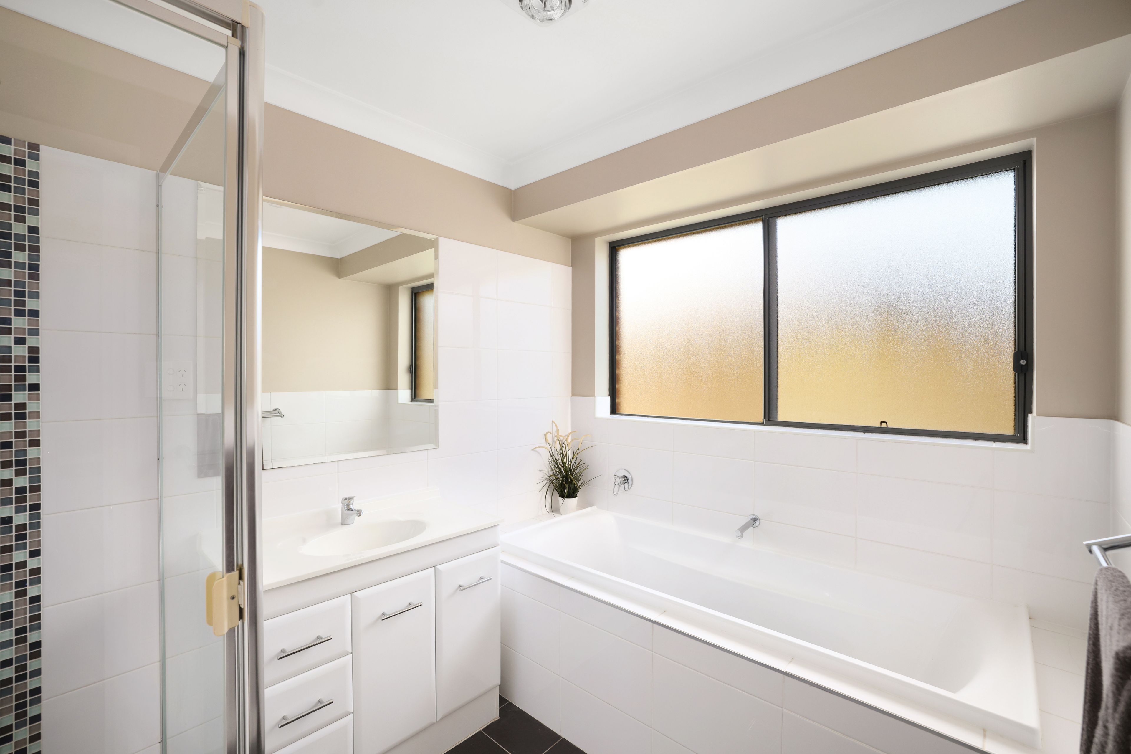 69 Renwick Drive — photo 8 of 13