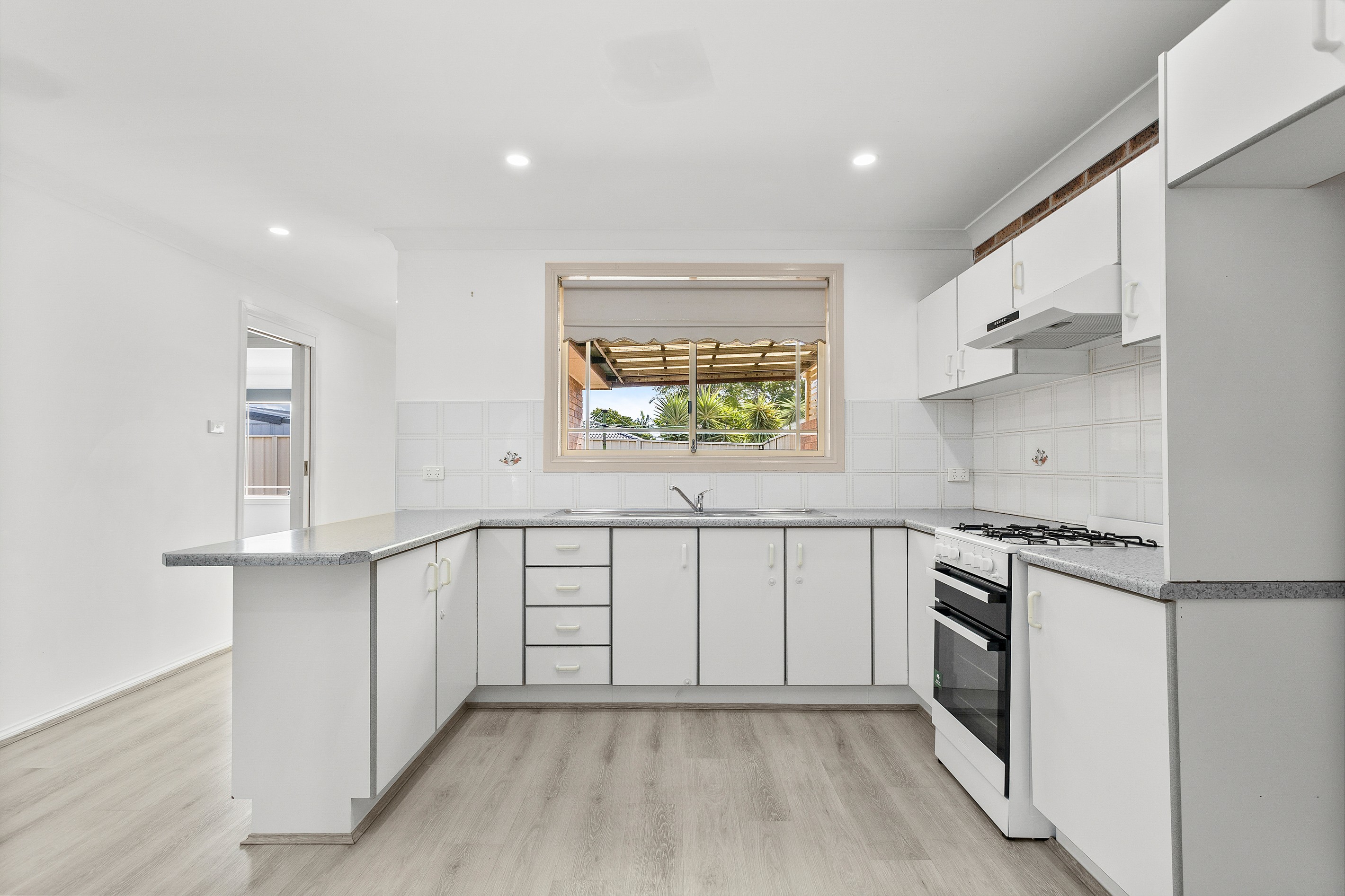 1/16 Sandpiper Close, Albion Park Rail, NSW 2527