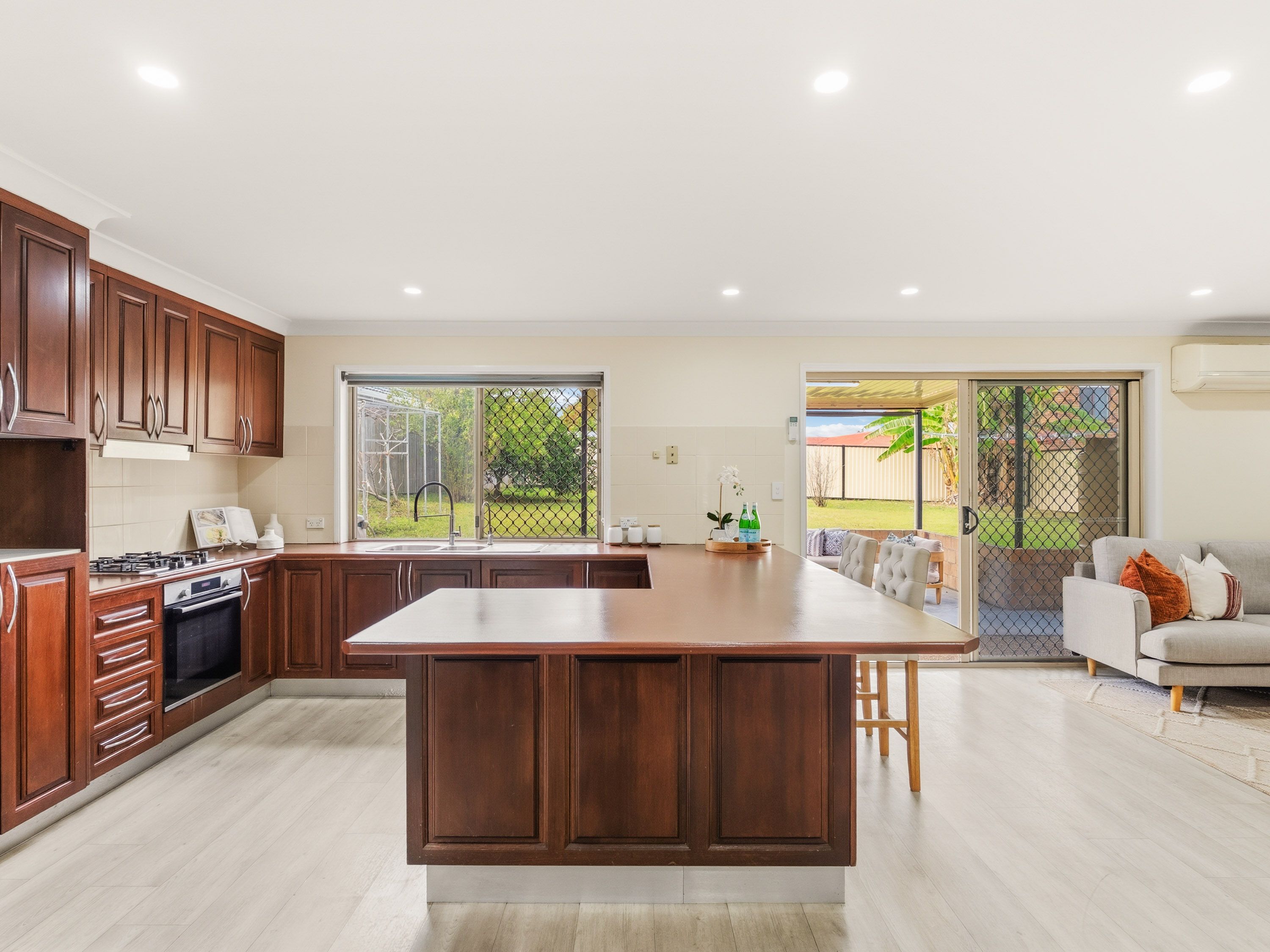 60 Chateau Street — photo 10 of 27