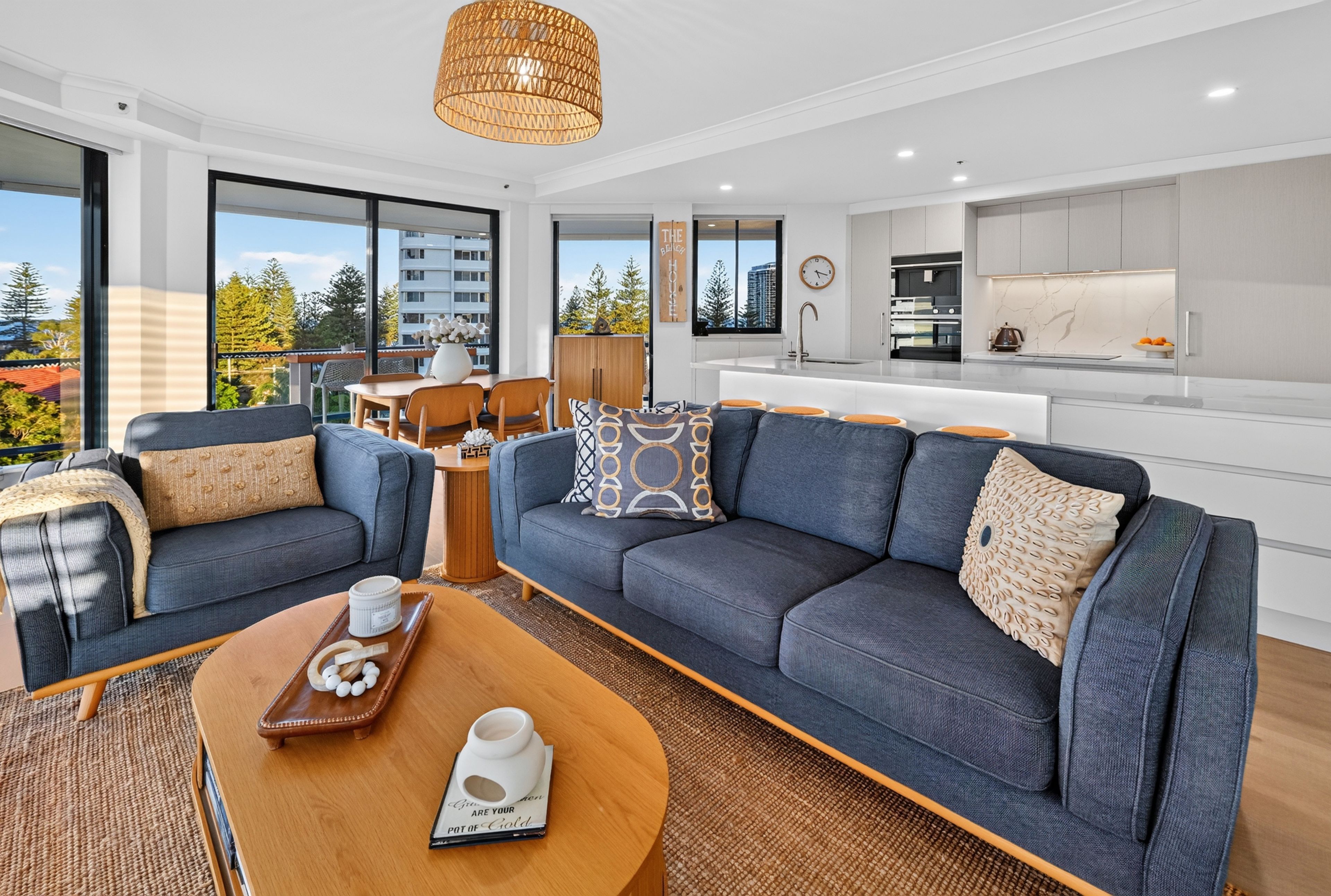 21/22 Montgomery Avenue, Main Beach, QLD 4217