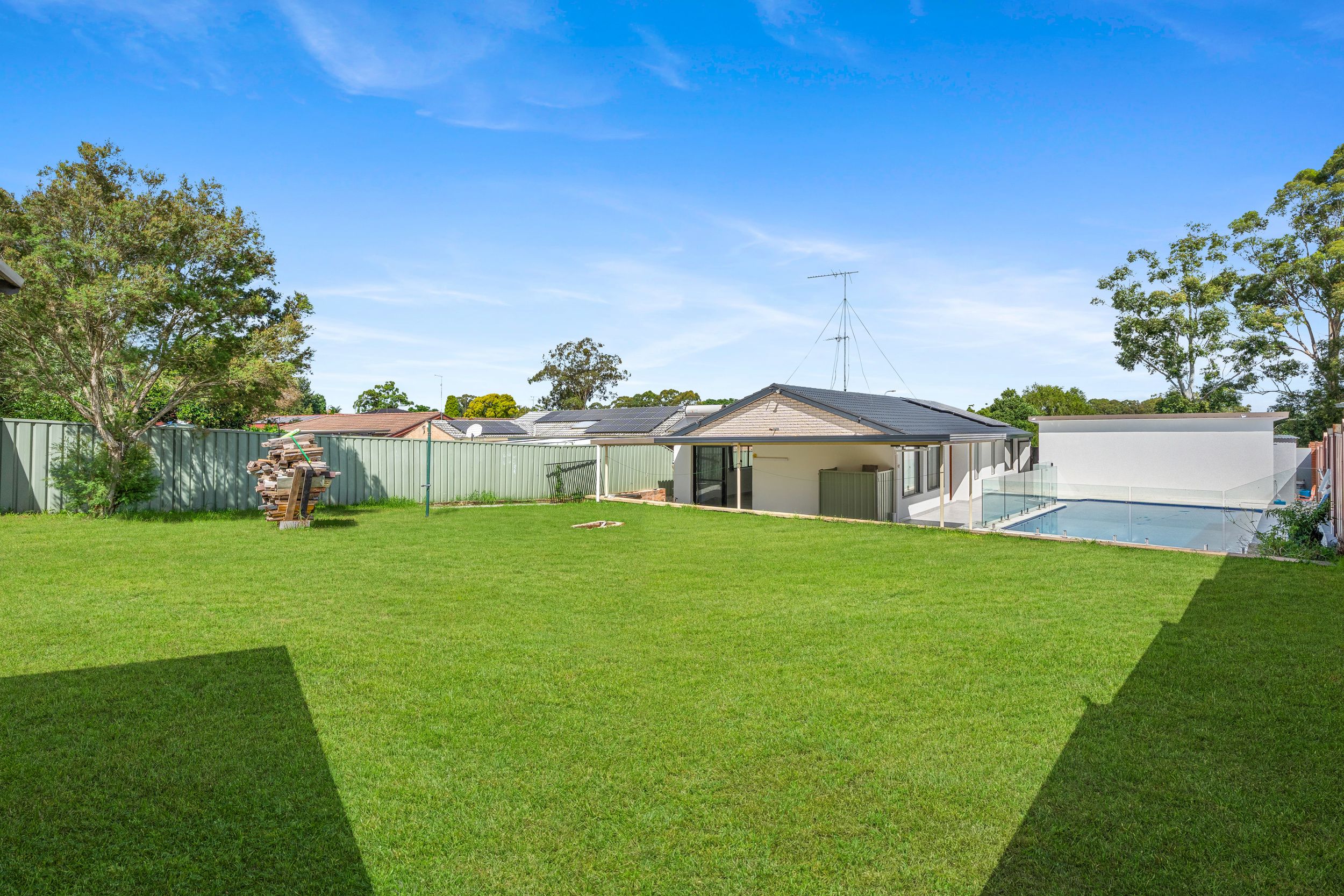 24 Explorers Way, St Clair, NSW