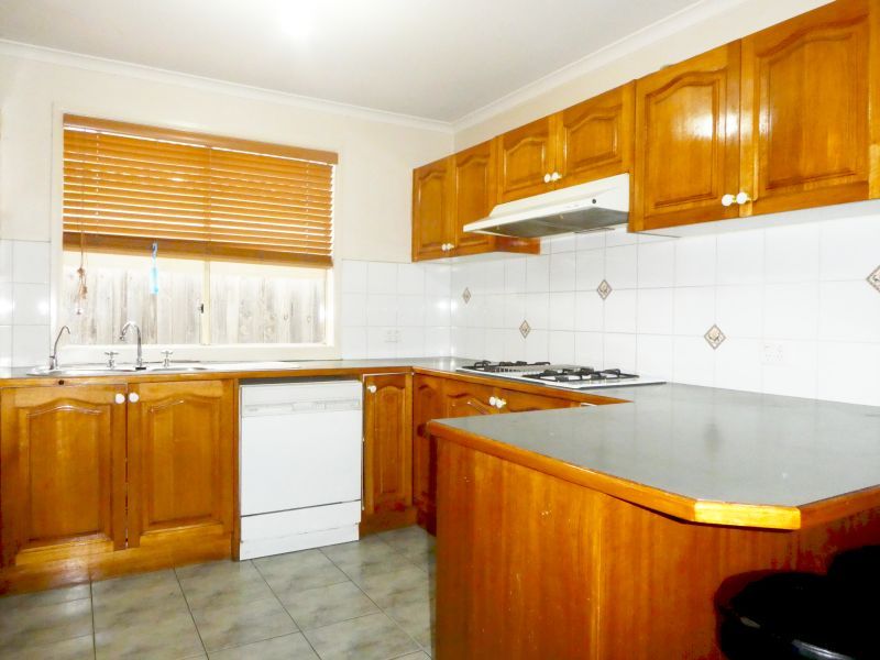 8 Pirita Place, Cranbourne West, VIC 3977