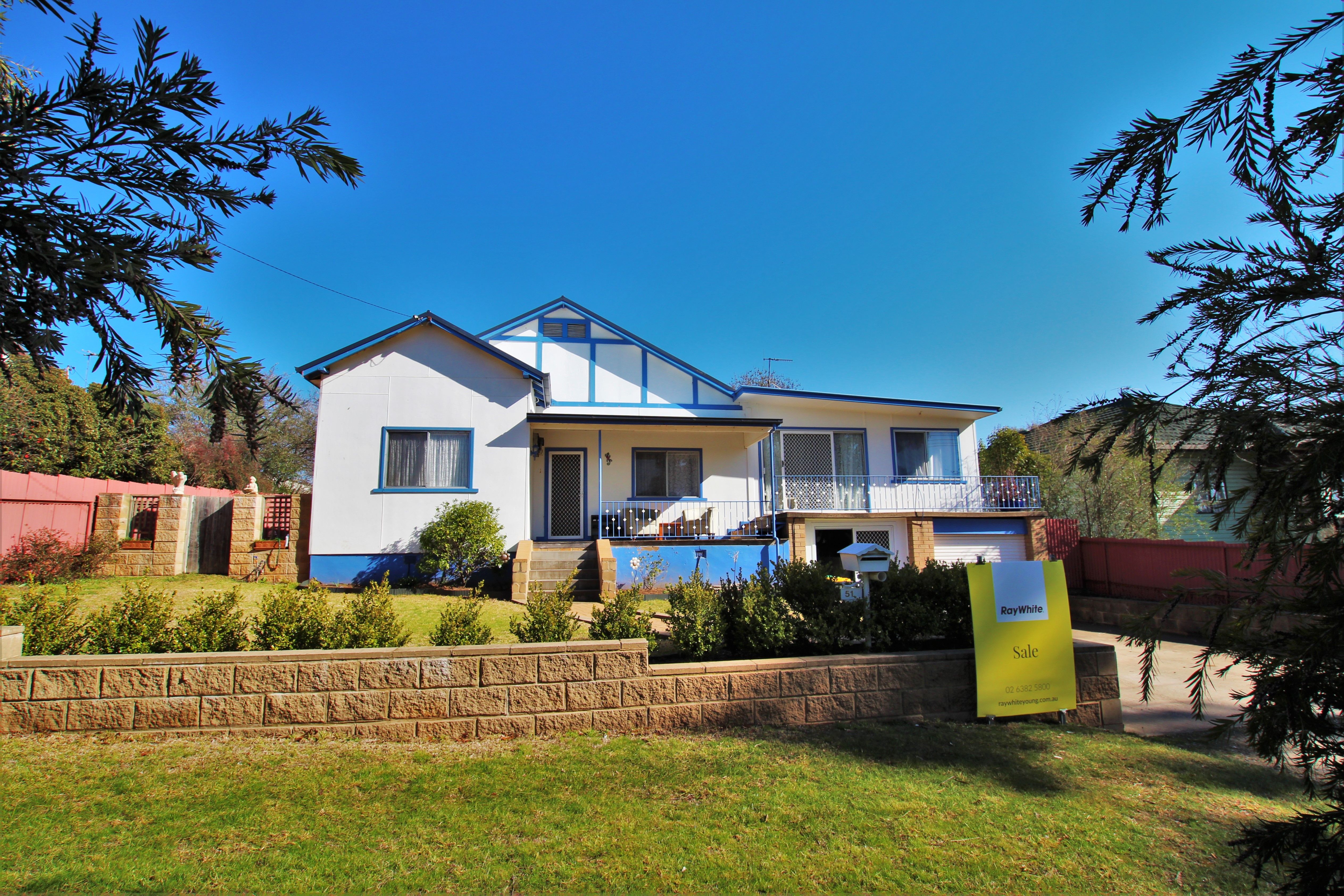 51 Murringo Street, Young NSW 2594