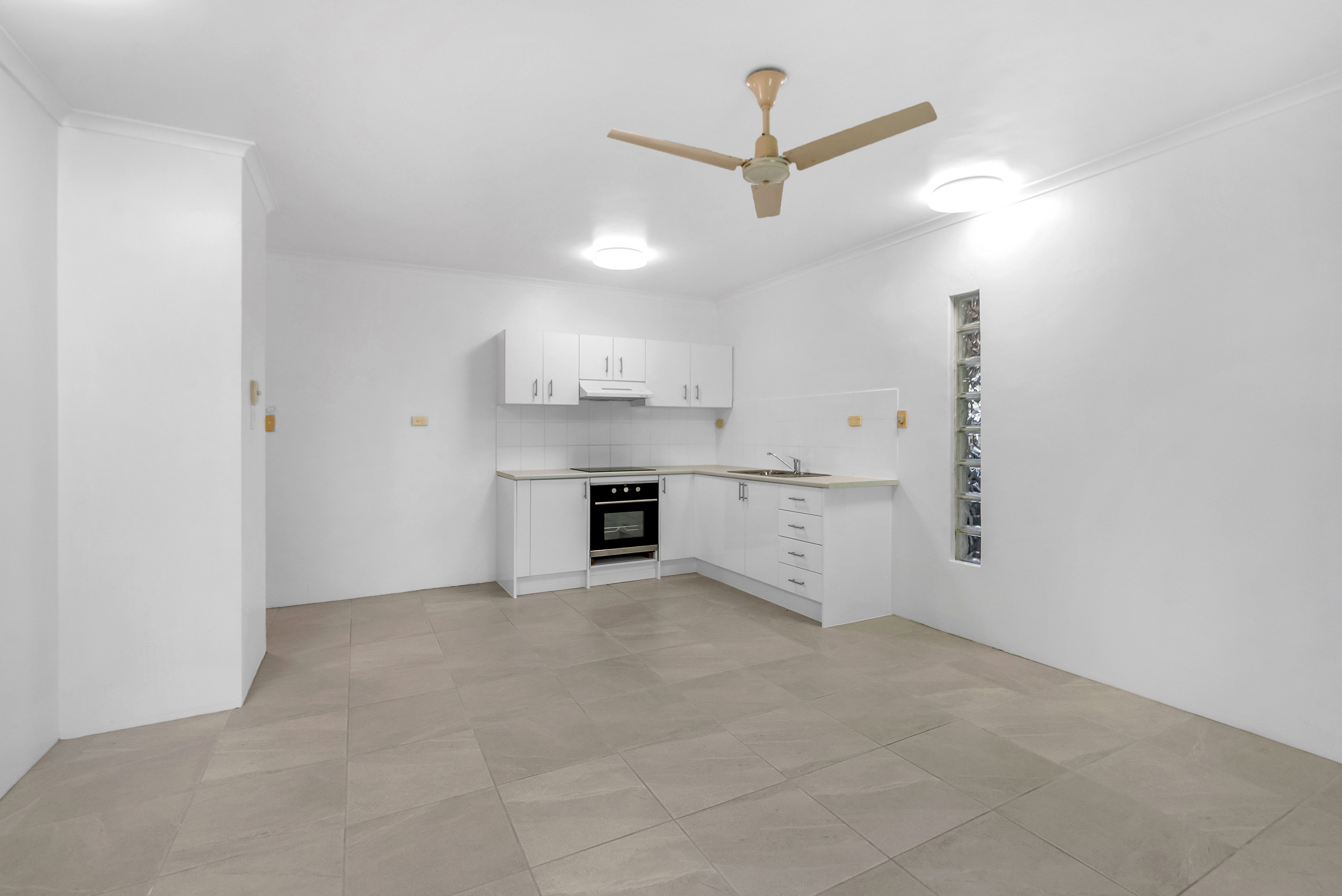 2/30 Charles Street, Cairns North, QLD 4870