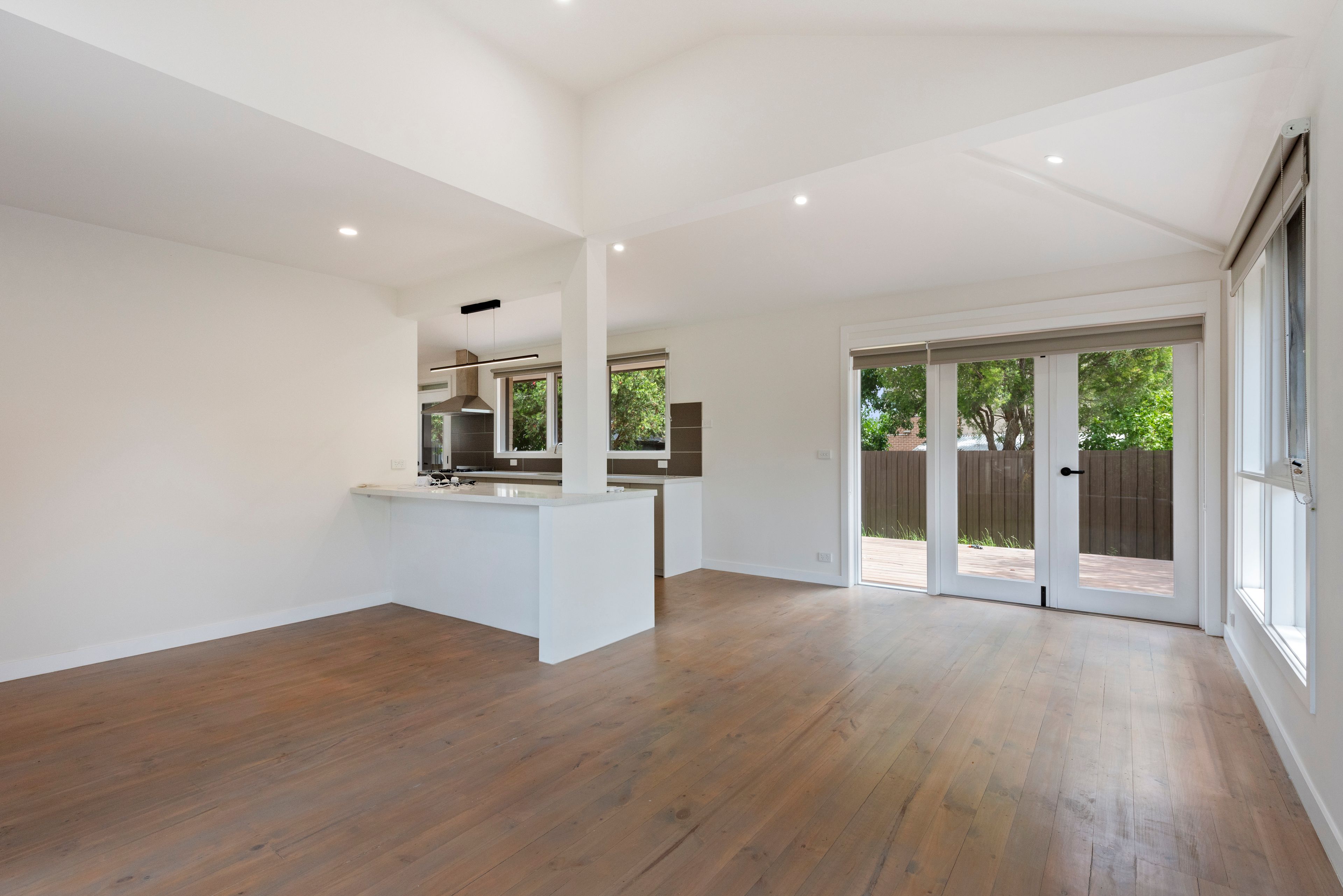 44 Arnold Drive — photo 3 of 6