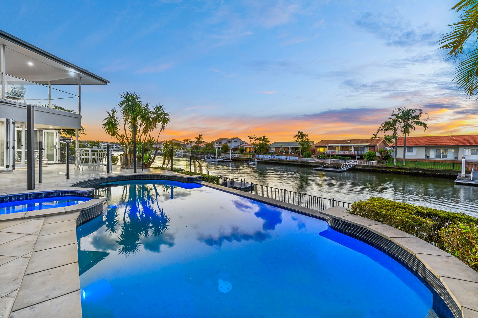 1 Sundance Way, Runaway Bay, QLD 4216