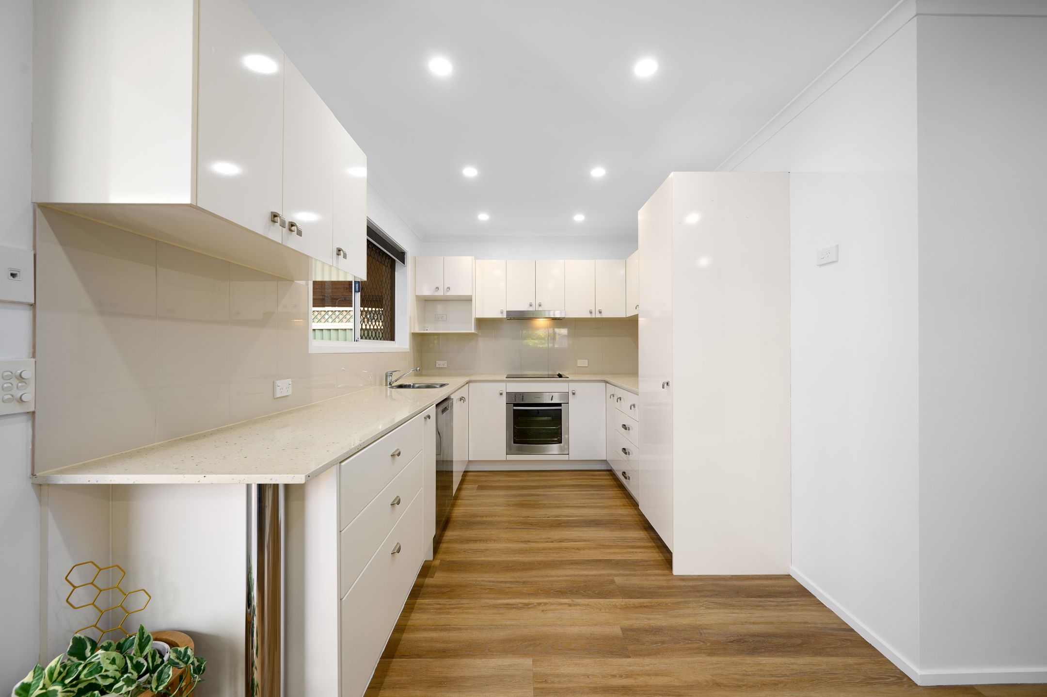 1/37 Milton Avenue — photo 6 of 16
