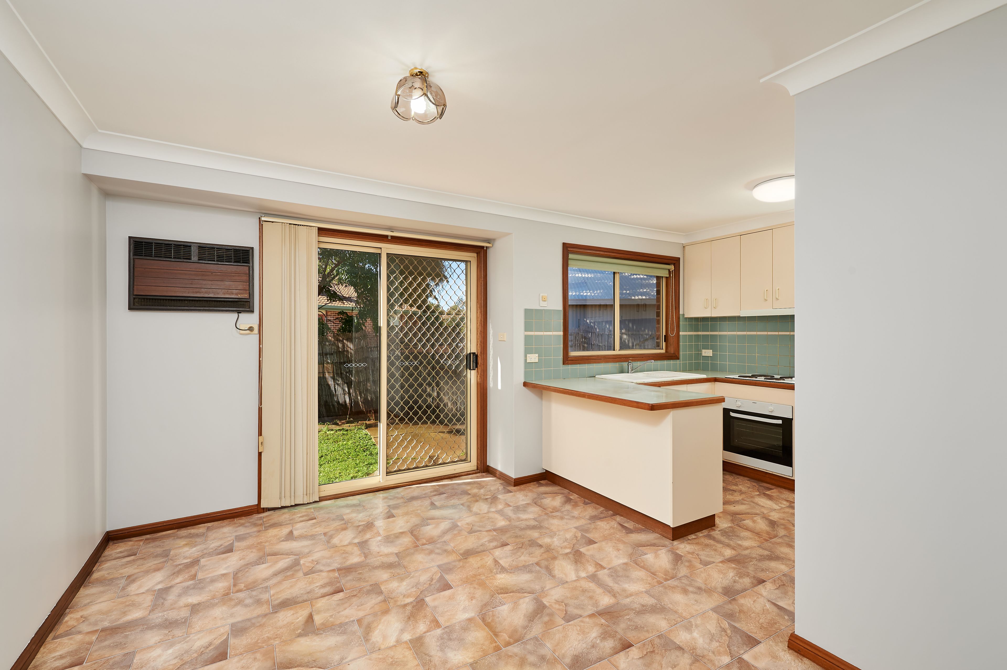 2/58 Cutler Avenue, Kooringal, NSW 2650