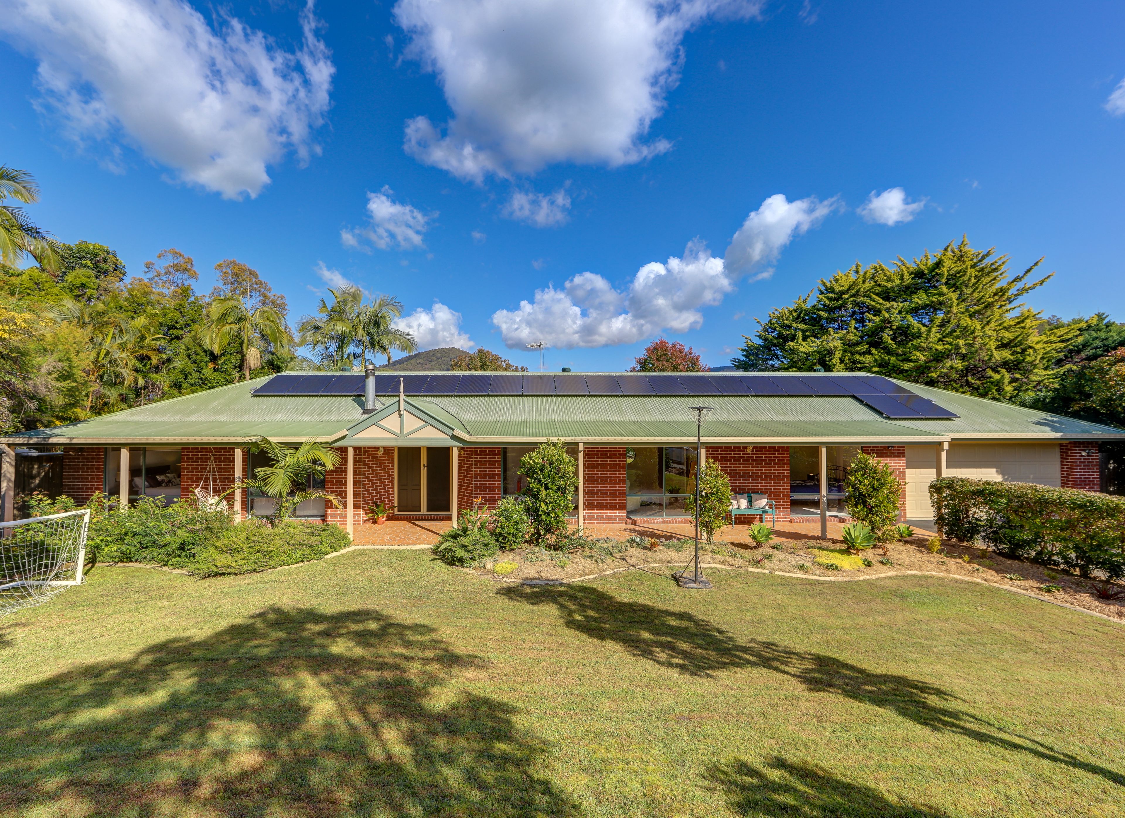1 Milkbush Court, Bonogin, QLD 4213