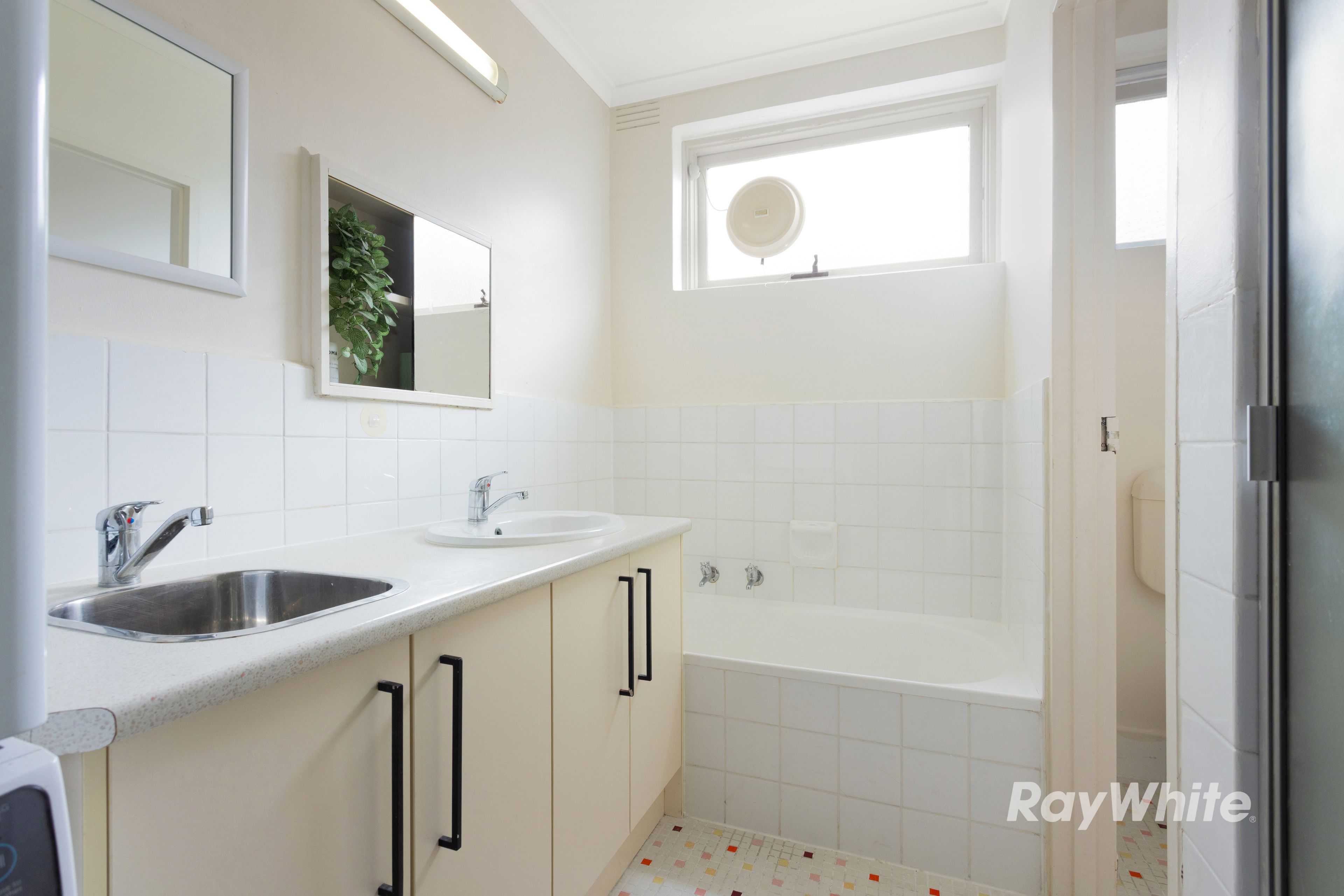 4/145 Murrumbeena Road — photo 5 of 8