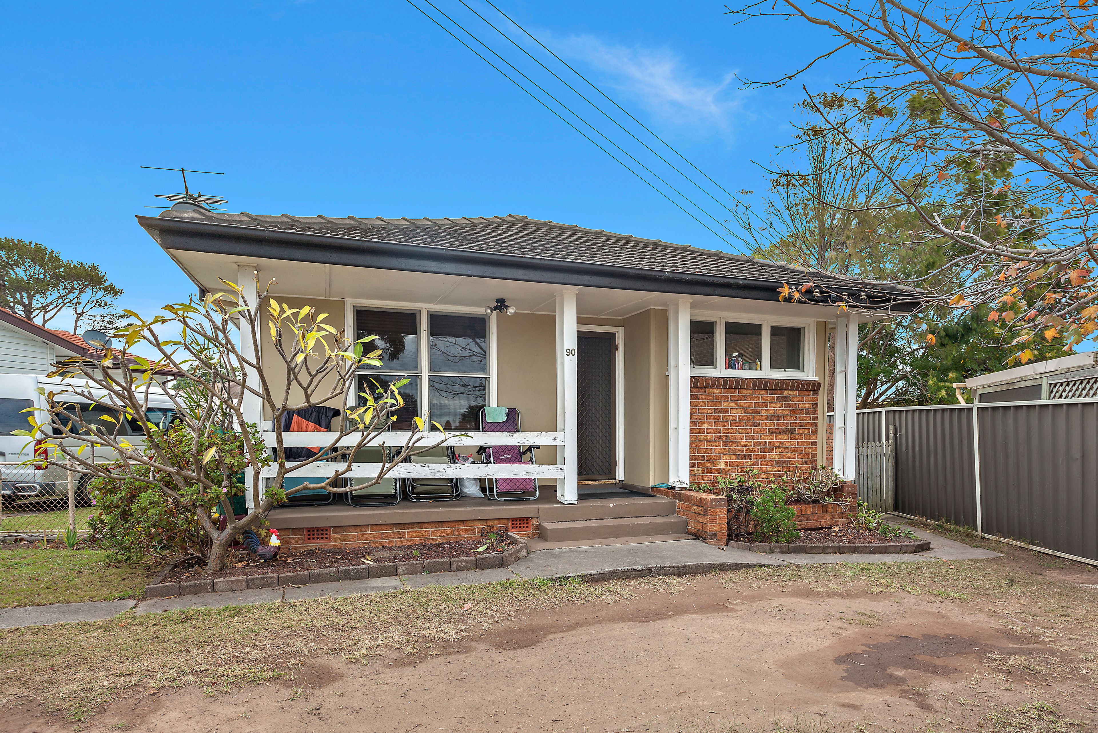 90 The Kingsway