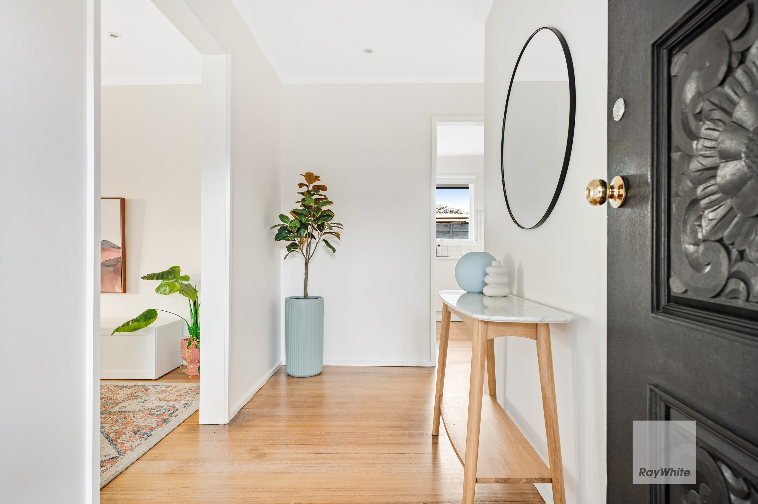 8 North Circular Road, Gladstone Park, VIC 3043