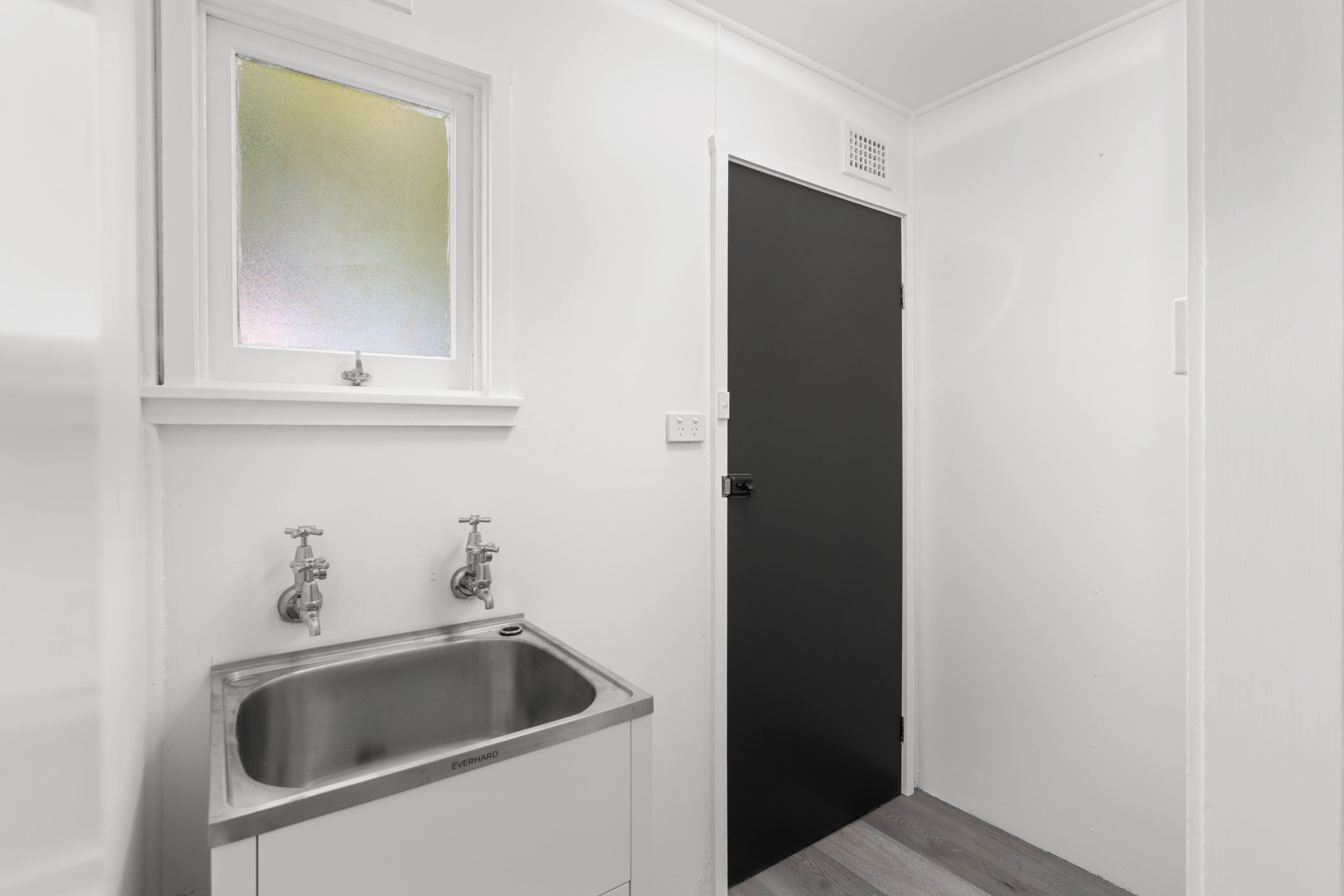183 Kinghorne Street — photo 13 of 24