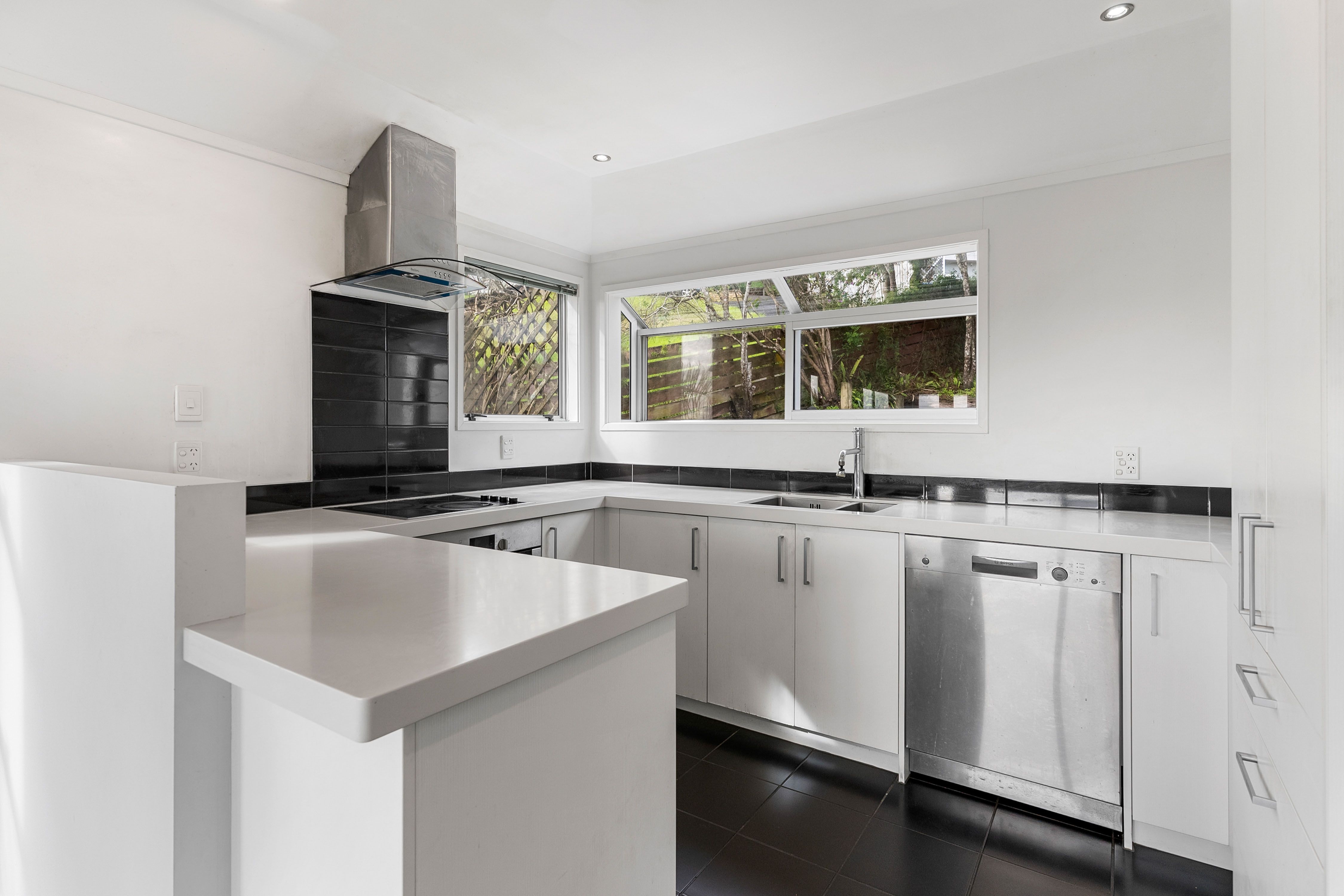 10 Dianthus Place, Browns Bay, North Shore City