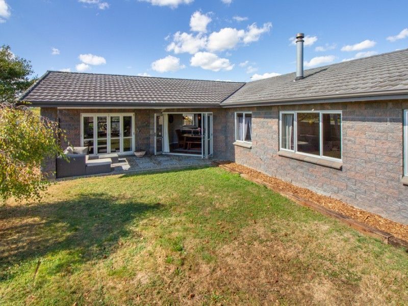174 Schnell Drive, Kelvin Grove, Palmerston North City