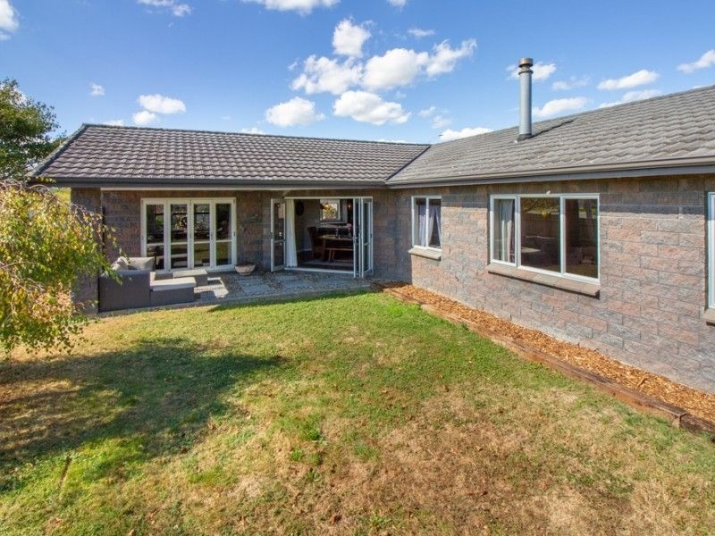 174 Schnell Drive, Kelvin Grove, Palmerston North City