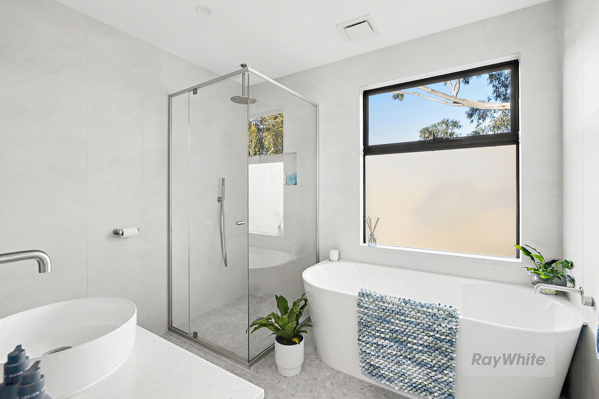 4/4 Berringa Court — photo 13 of 18