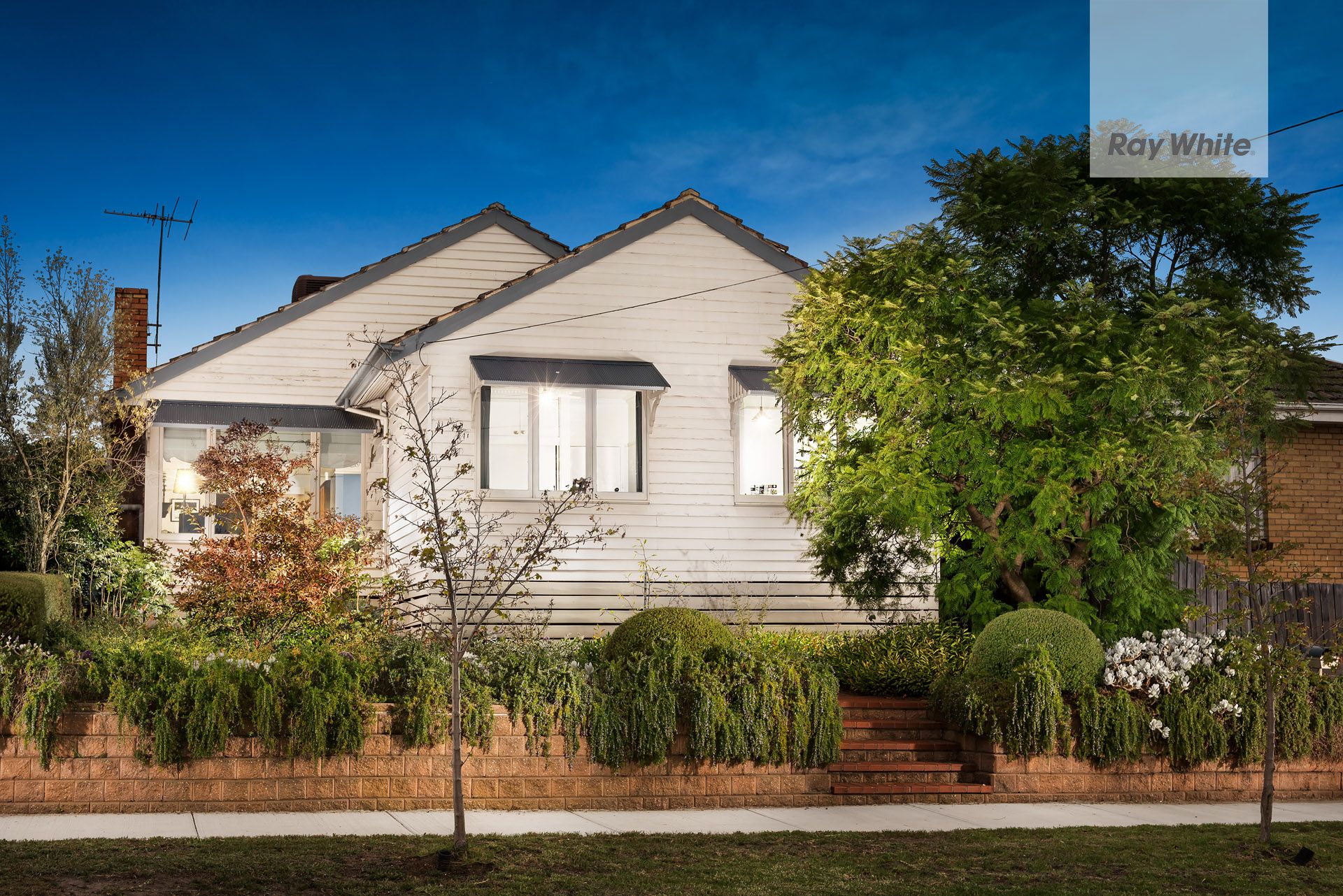 6 Waratah Avenue, Burwood, VIC 3125