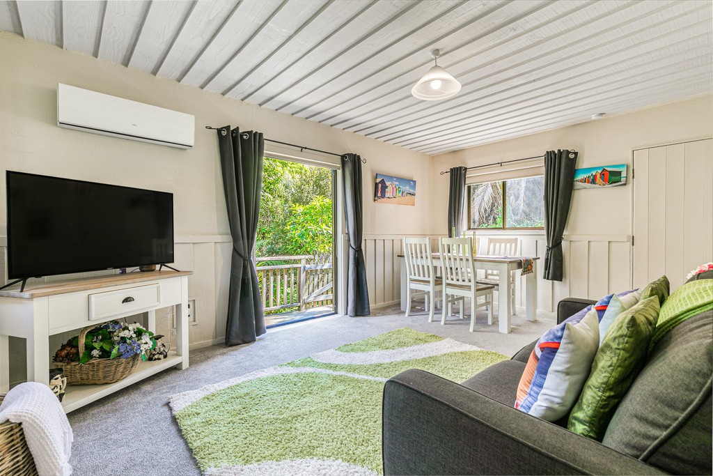 32 Eden Terrace, Onetangi, Waiheke Island