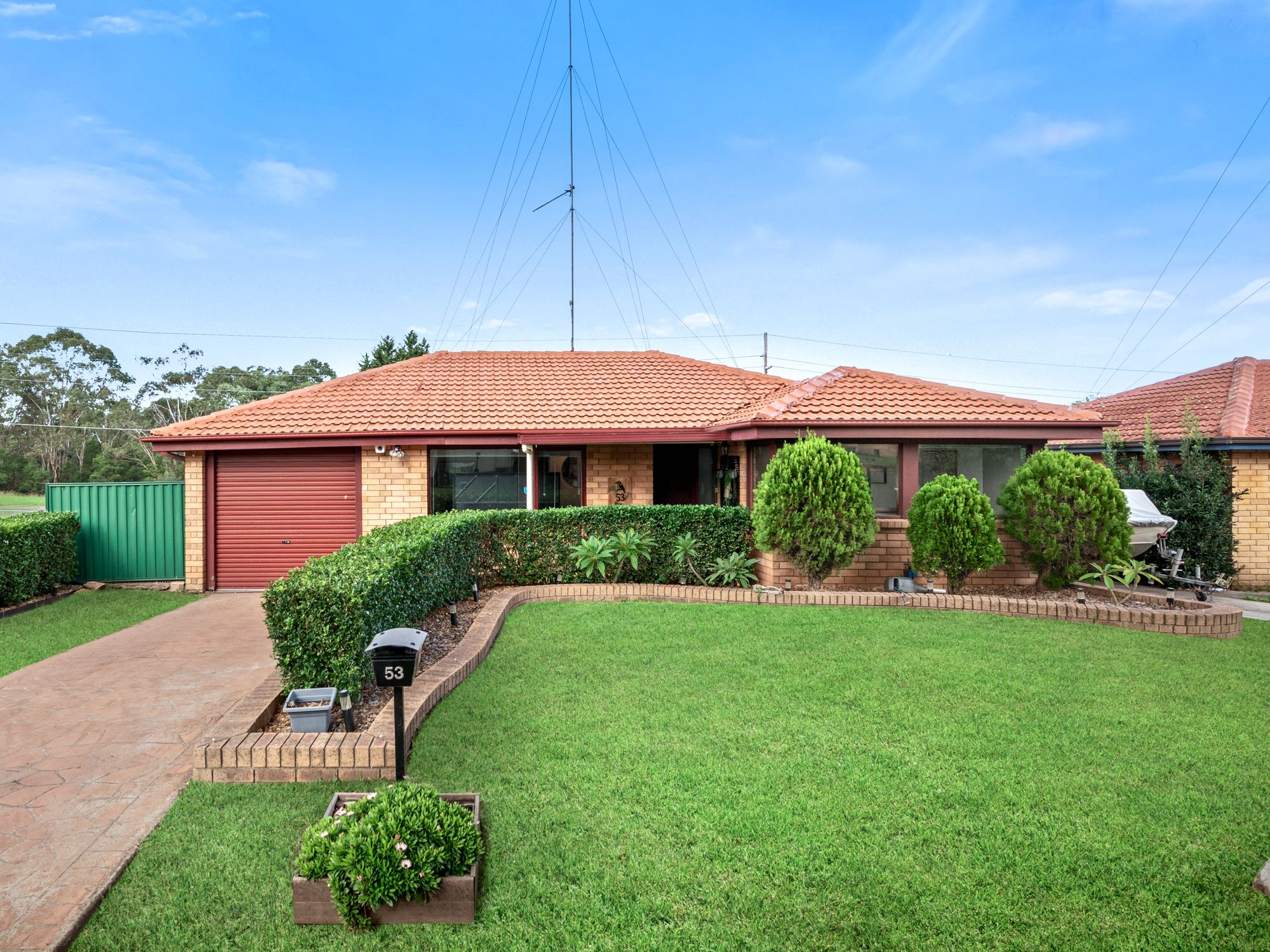 53 Pinaroo Crescent, Bradbury NSW 2560
