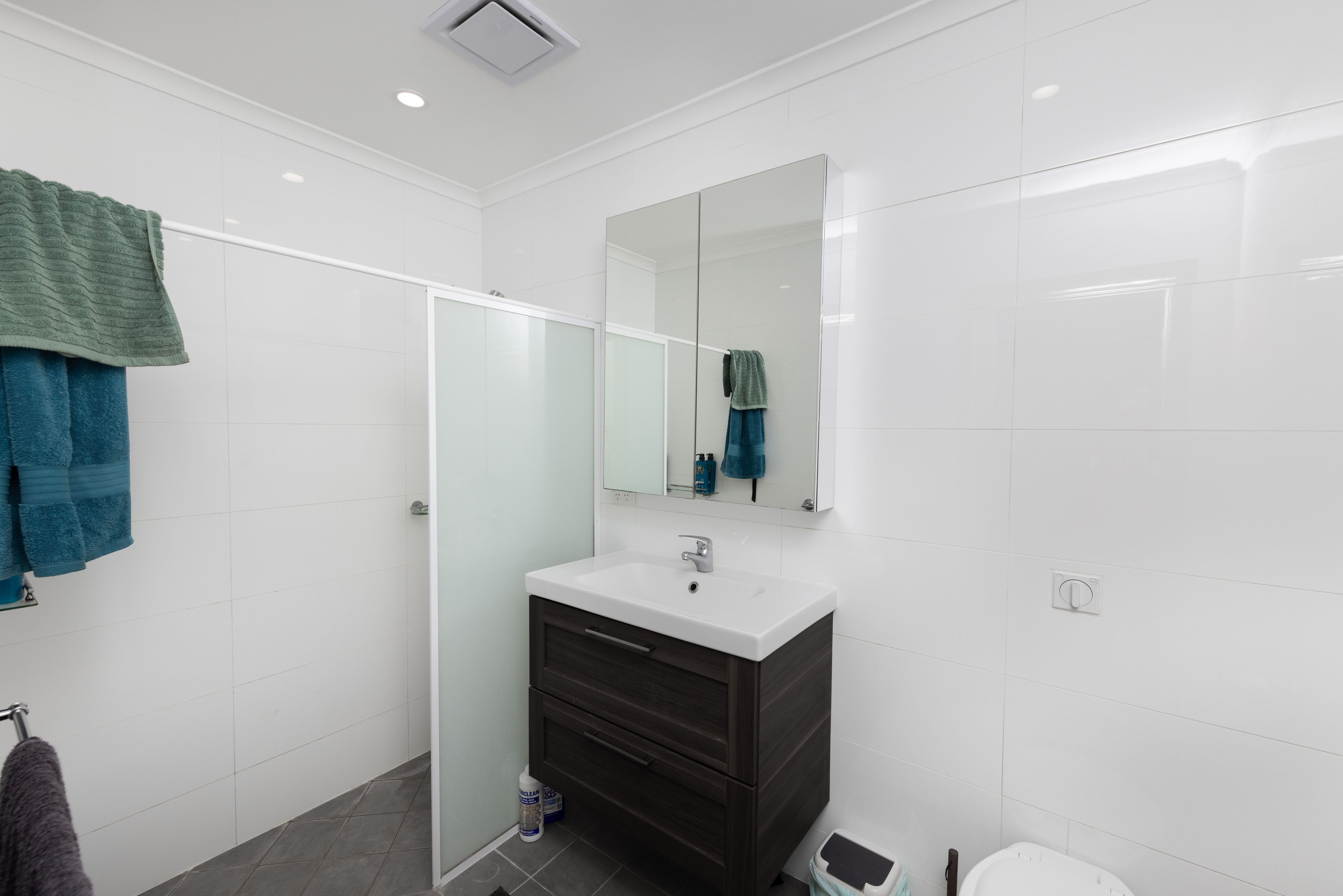 14/15 Hillview Road — photo 8 of 9